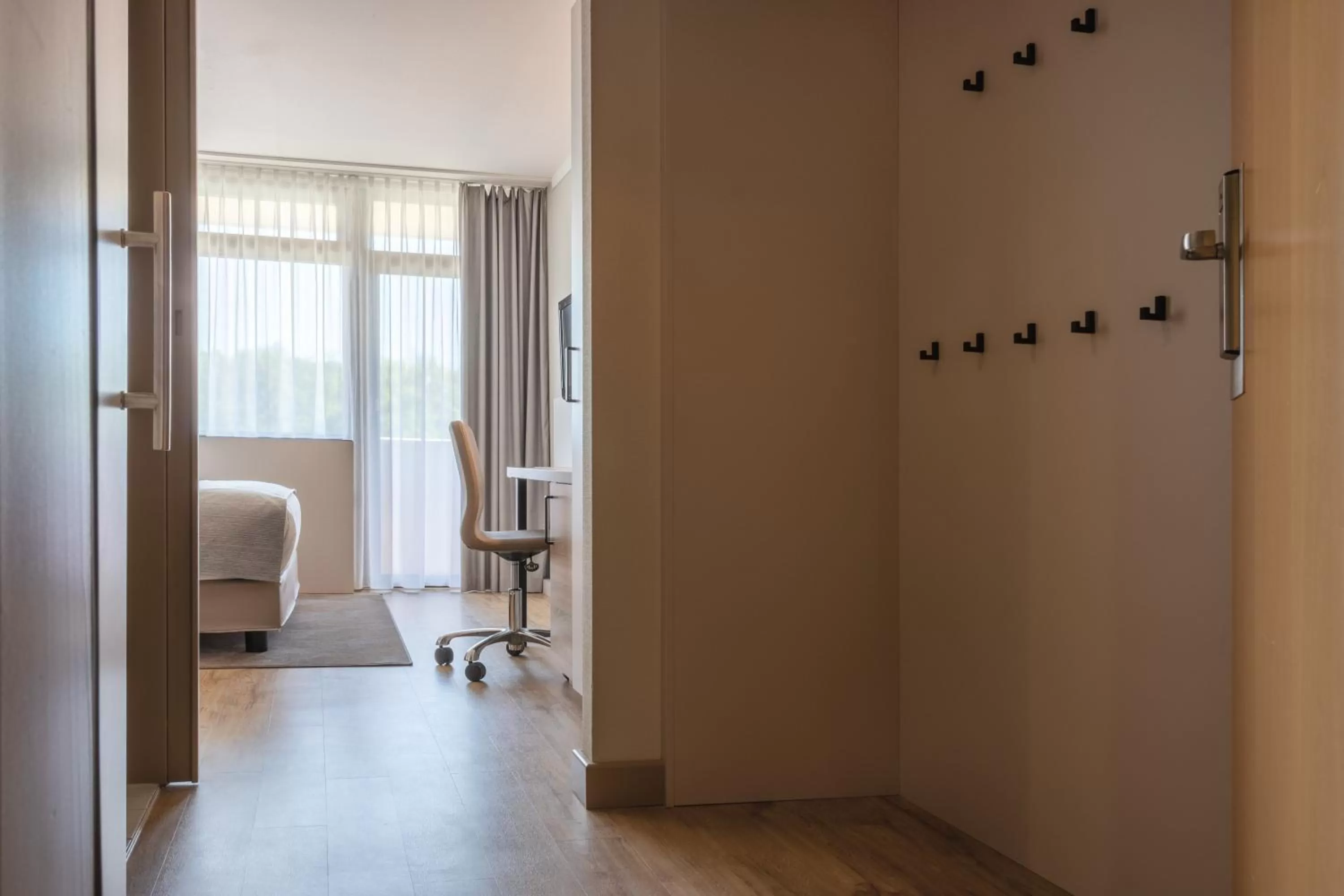 Photo of the whole room in Crowne Plaza Frankfurt Congress Hotel by IHG