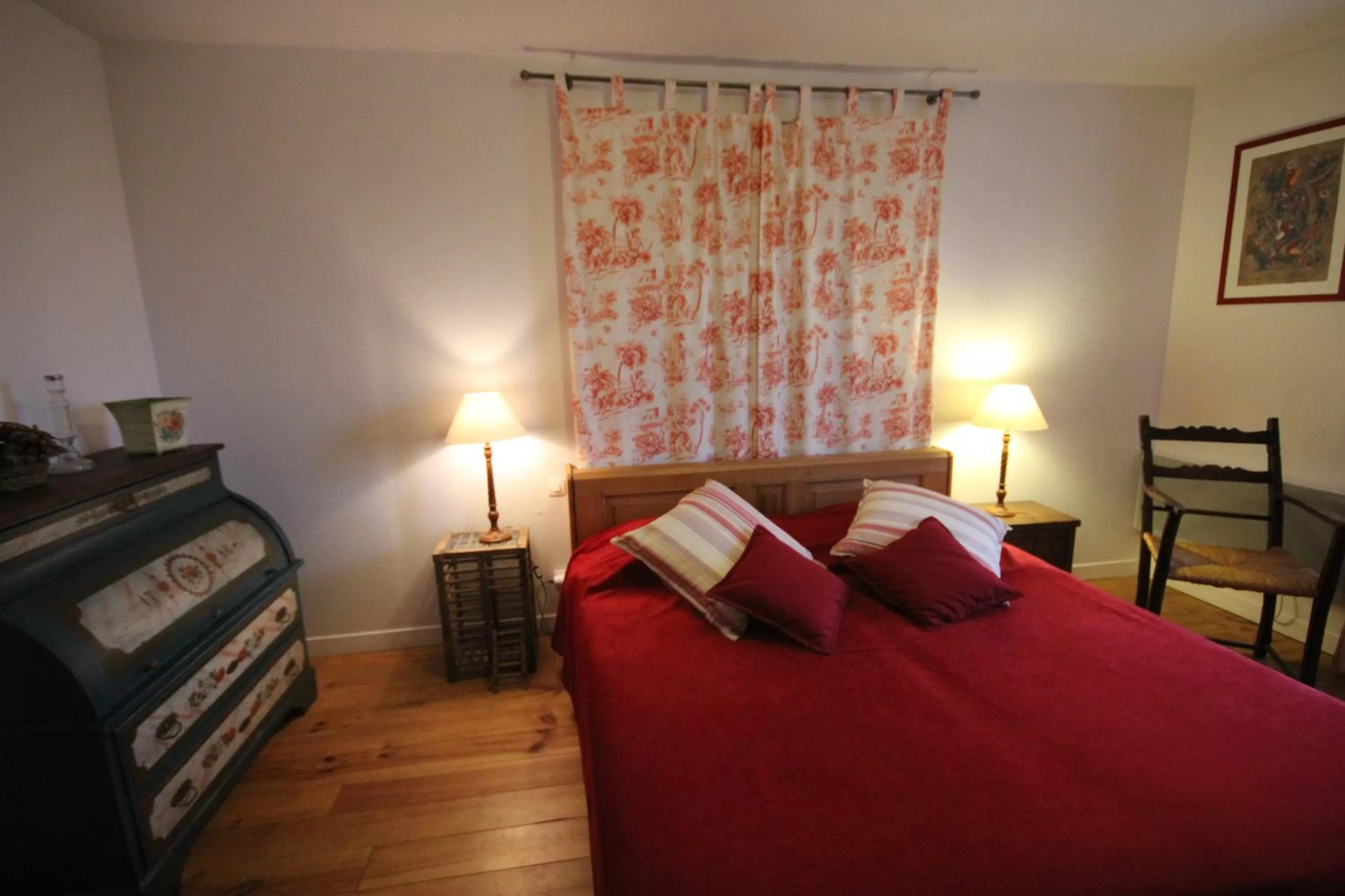 Bed in Le Pommenial de la Hérissonnière