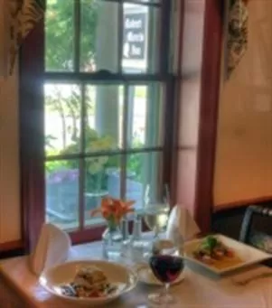 Restaurant/places to eat in The Robert Morris Inn