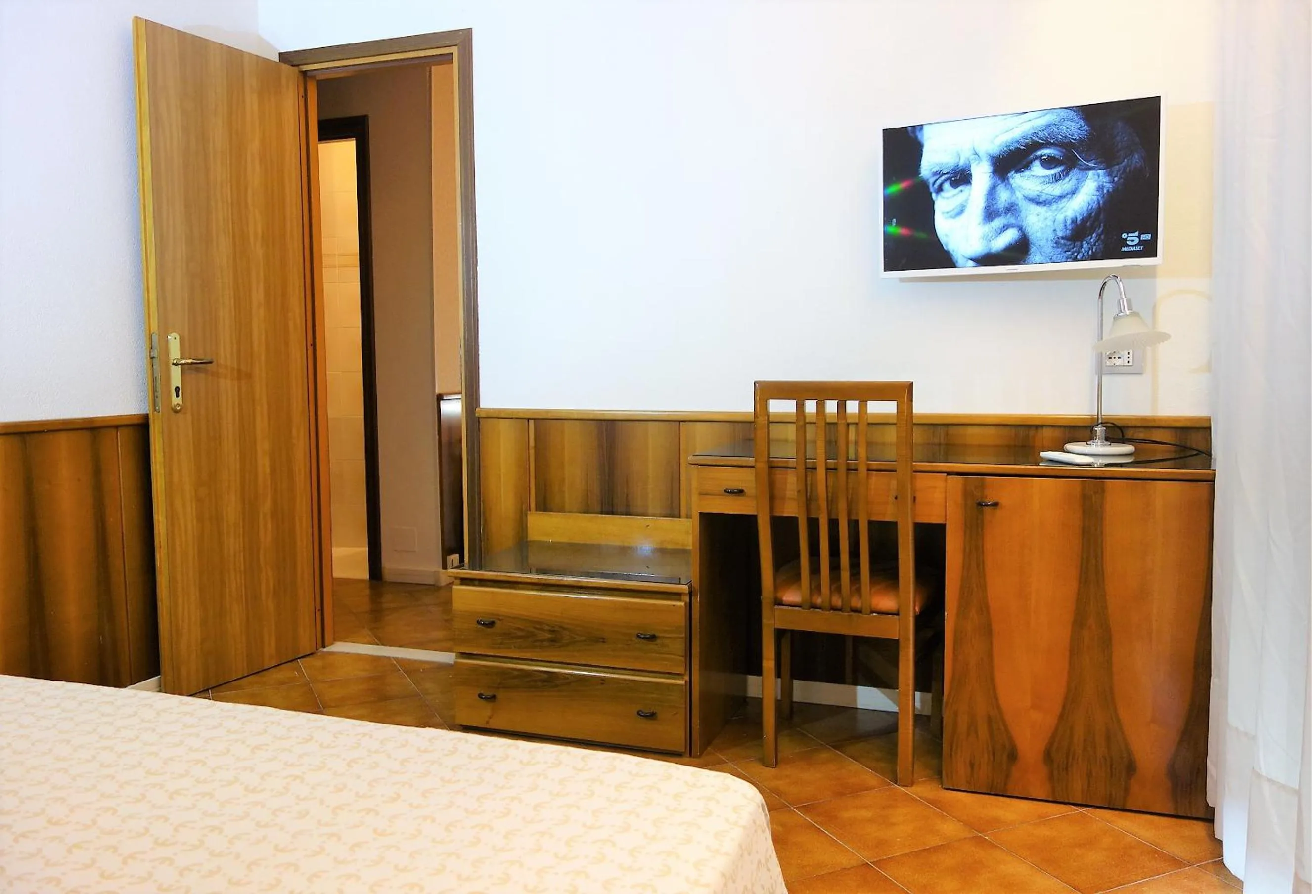 TV and multimedia in Euromotel Croce Bianca