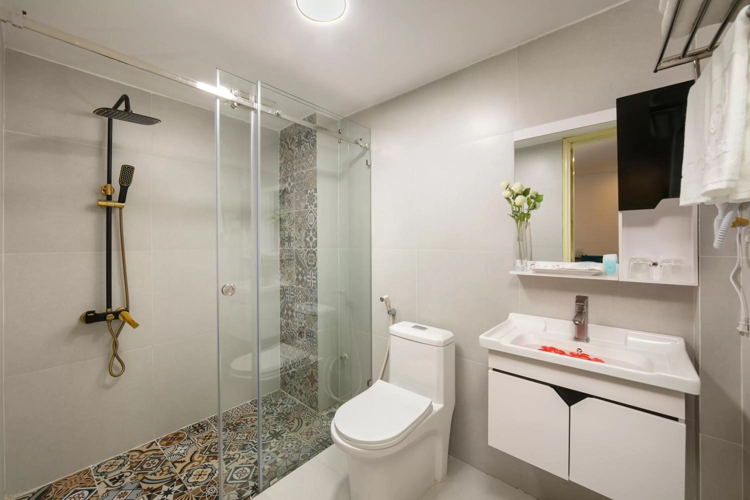 Bathroom in Diamond Legend Hotel