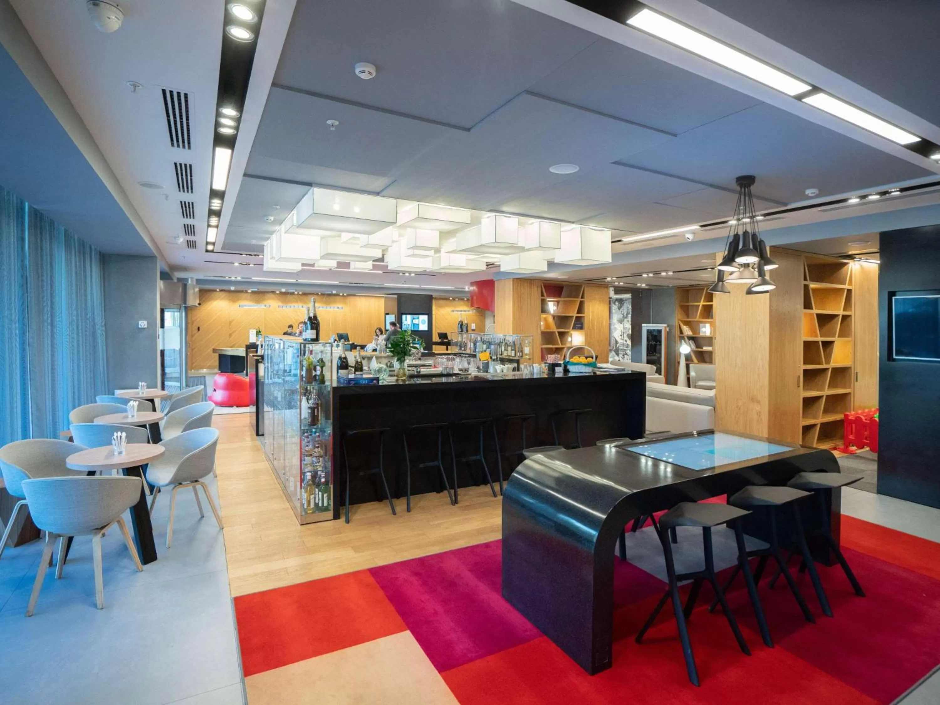 Restaurant/places to eat in Novotel Almaty City Center