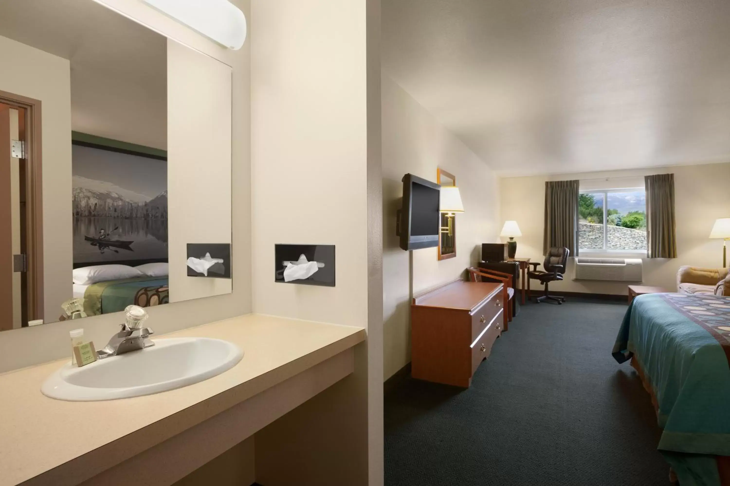 King Room - Non-Smoking in Super 8 by Wyndham Salmon King Room - Non-Smoking in Super 8 by Wyndham Salmon