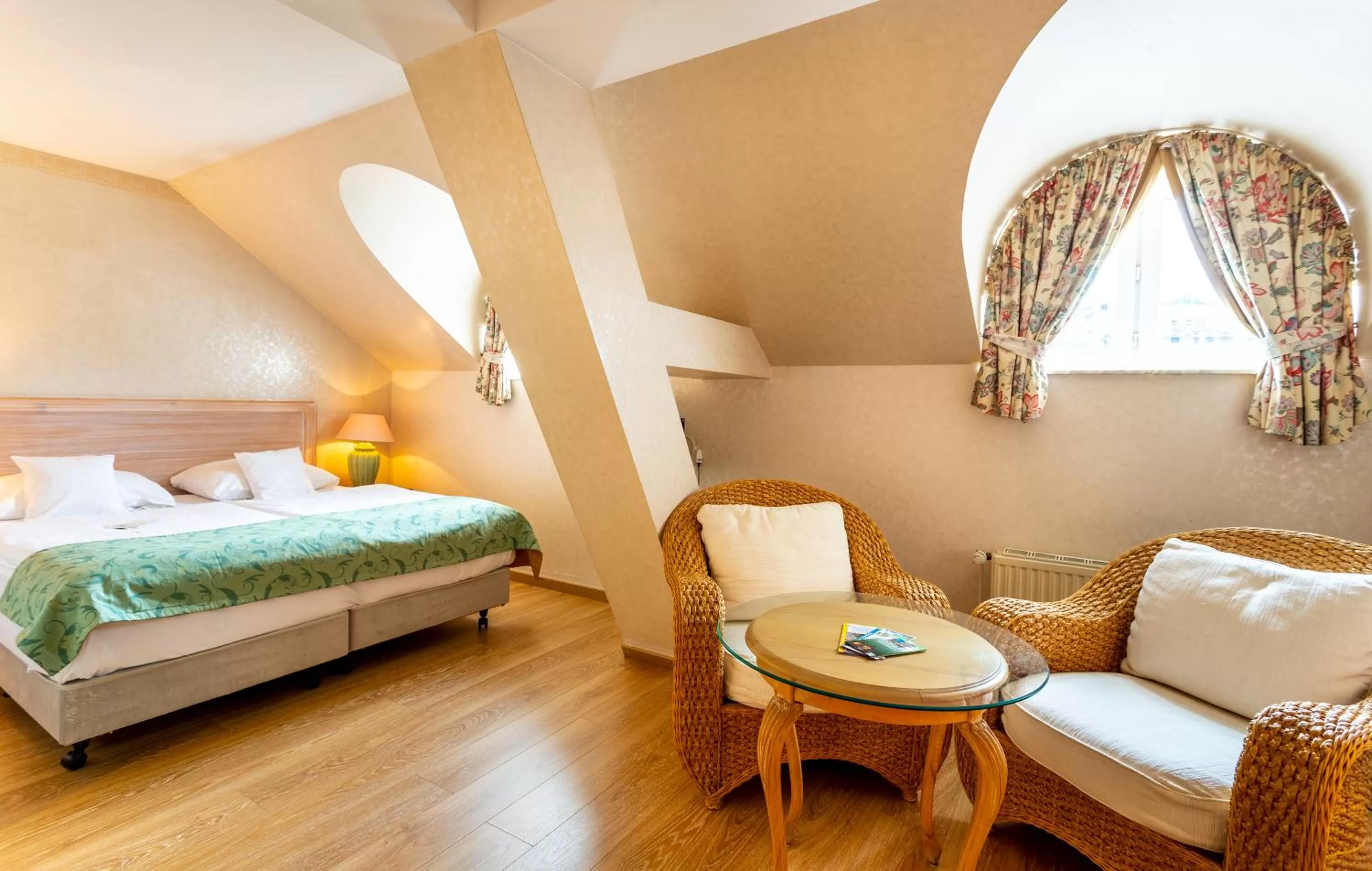 Photo of the whole room, Bed in Hotel Am Mühlenteich