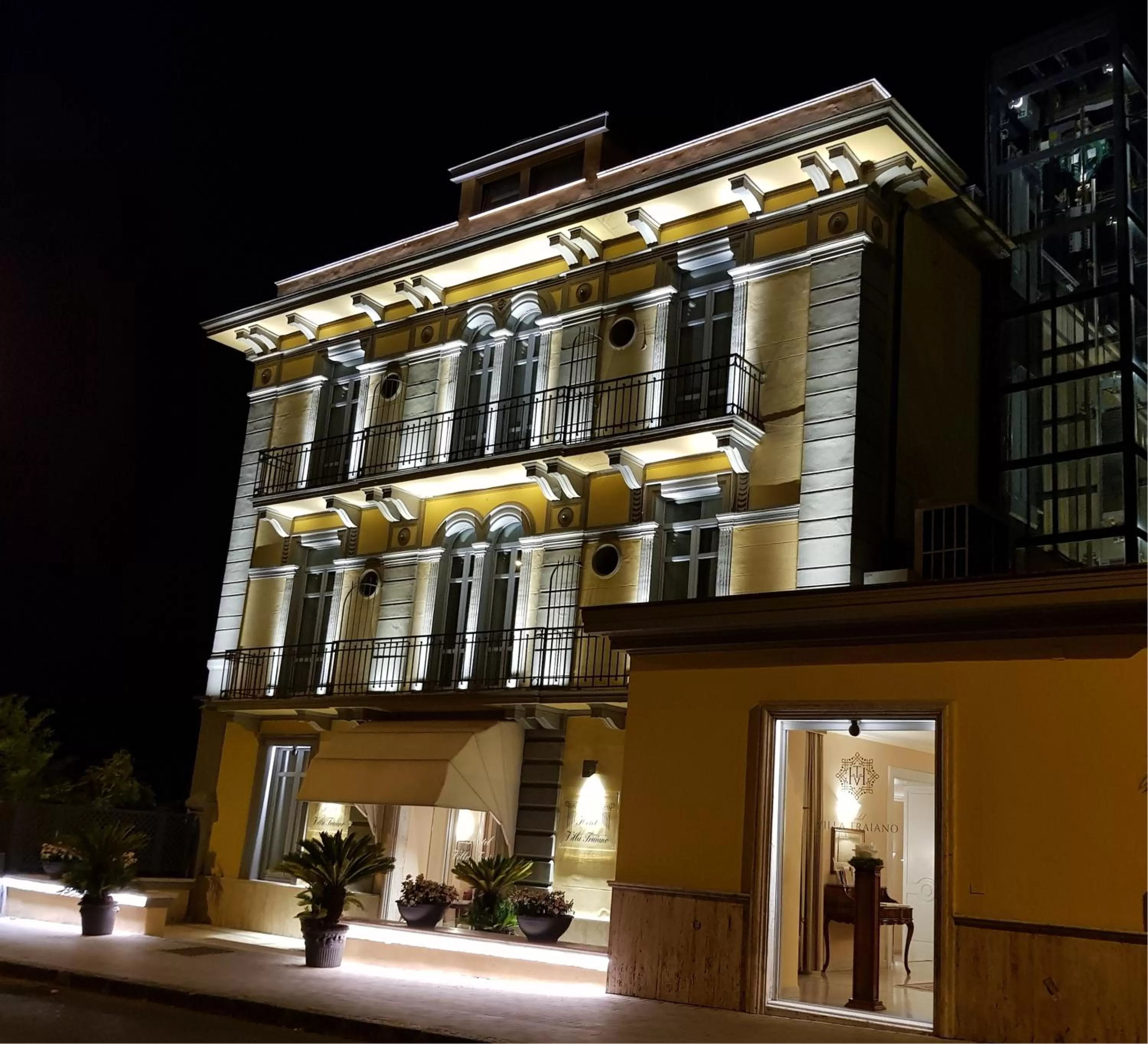 Property building in Hotel Villa Traiano