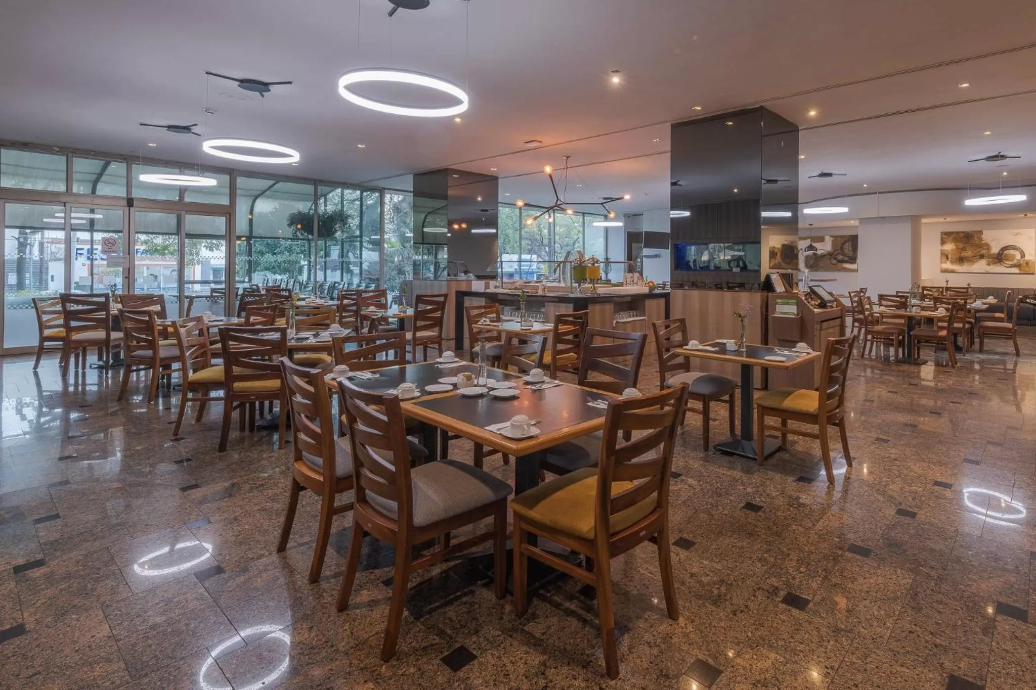 Restaurant/places to eat in Holiday Inn Guadalajara Select by IHG