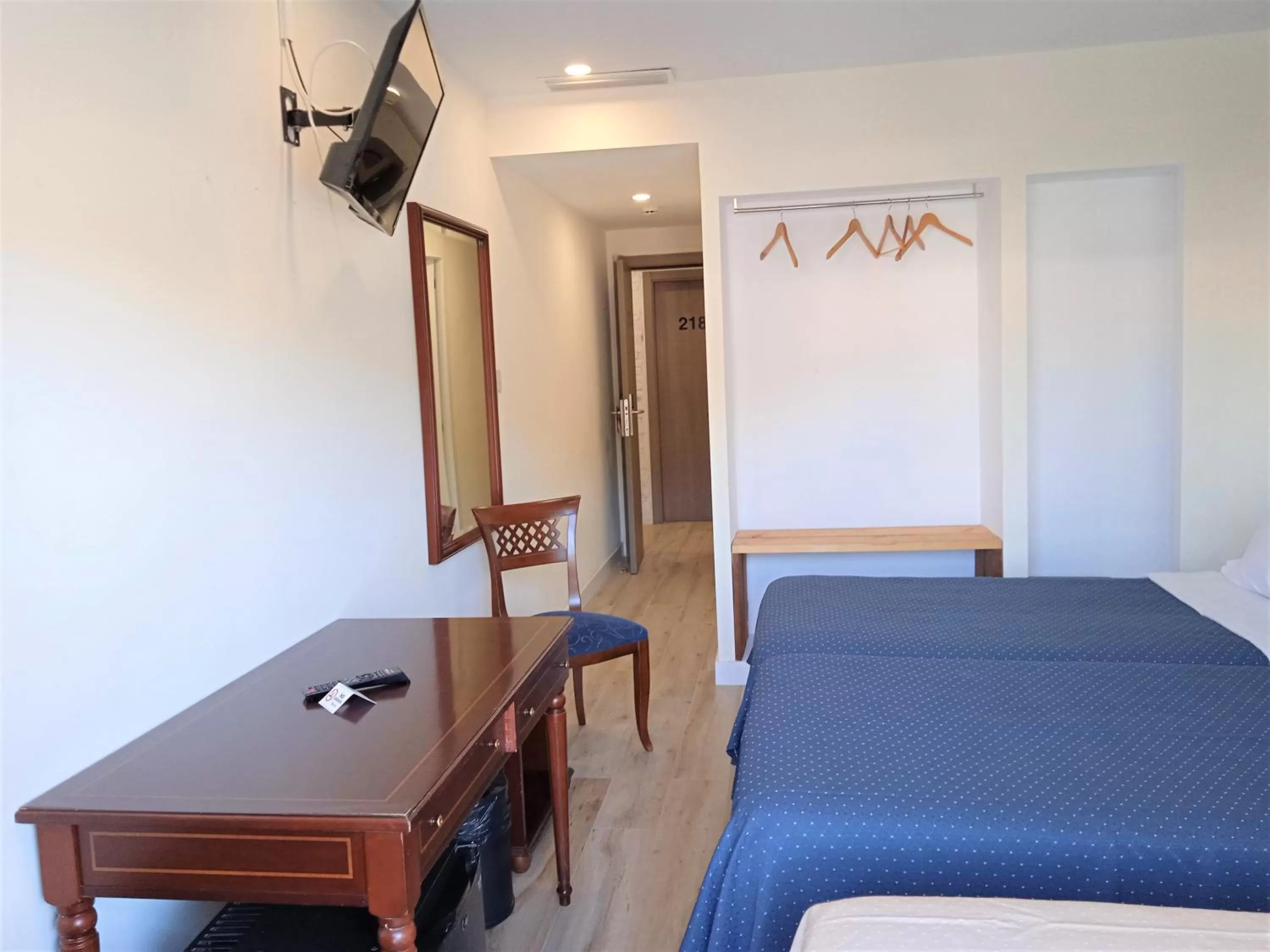 Photo of the whole room, Bed in Hotel 153