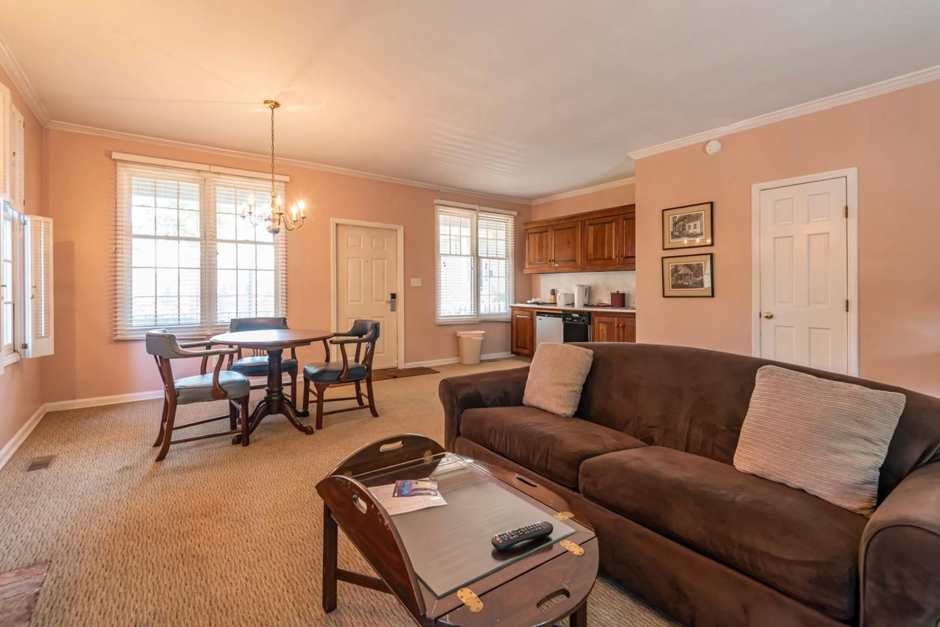 Kitchen or kitchenette in Century Suites Hotel
