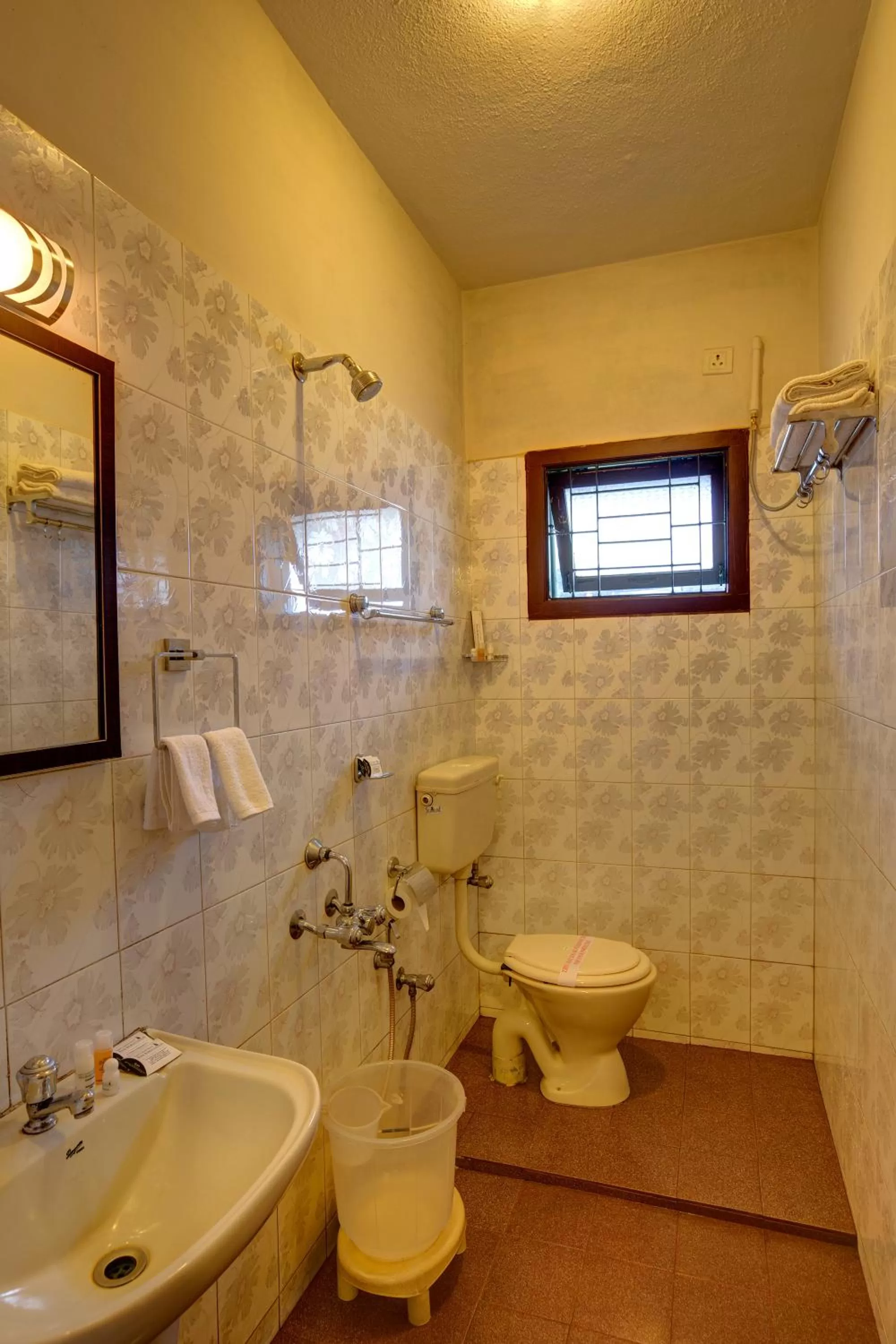 Bathroom in Pine Borough Inn