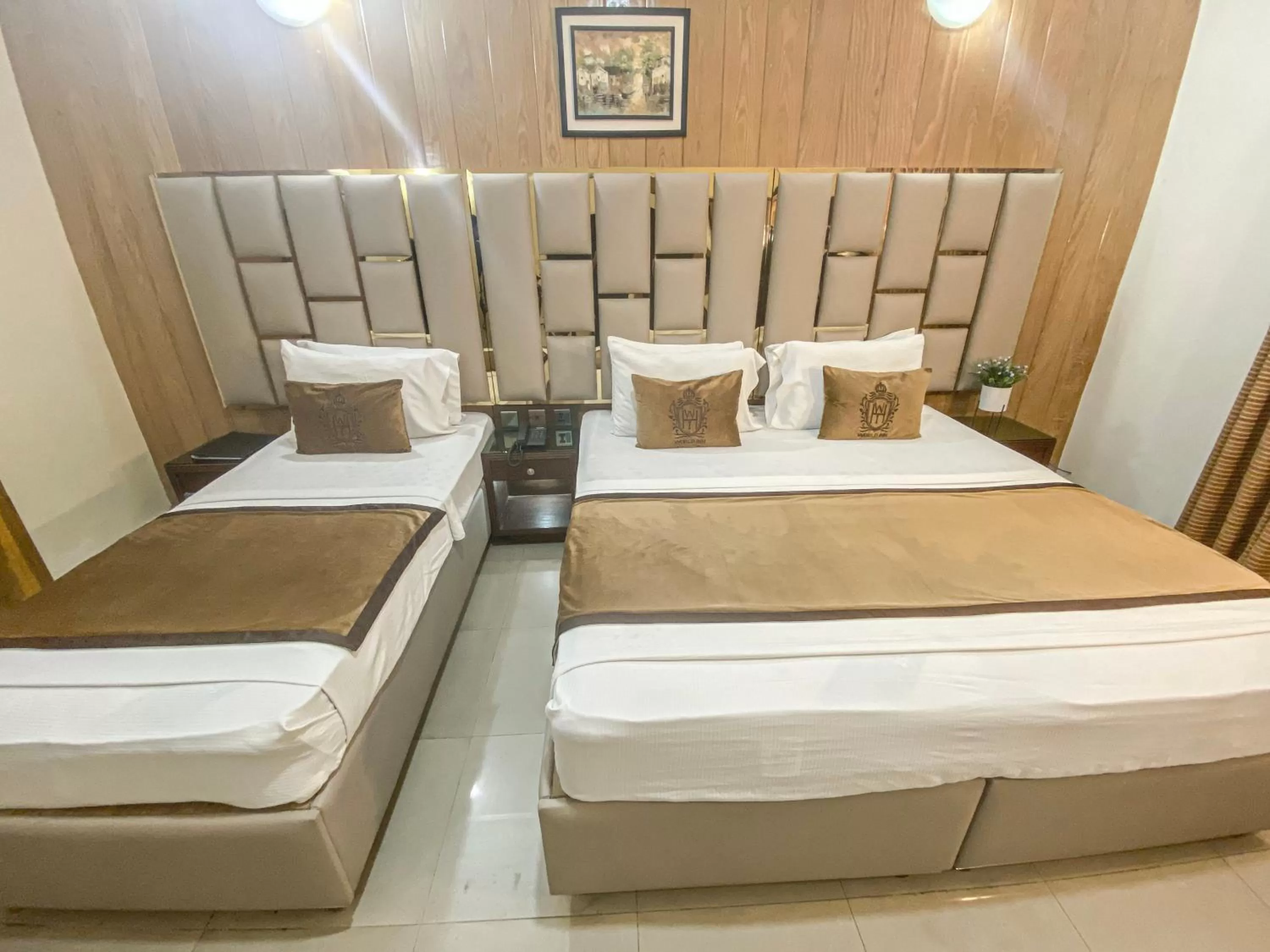 Bed in World Inn Karachi