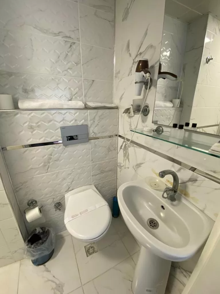 Bathroom in Sakran Hotel