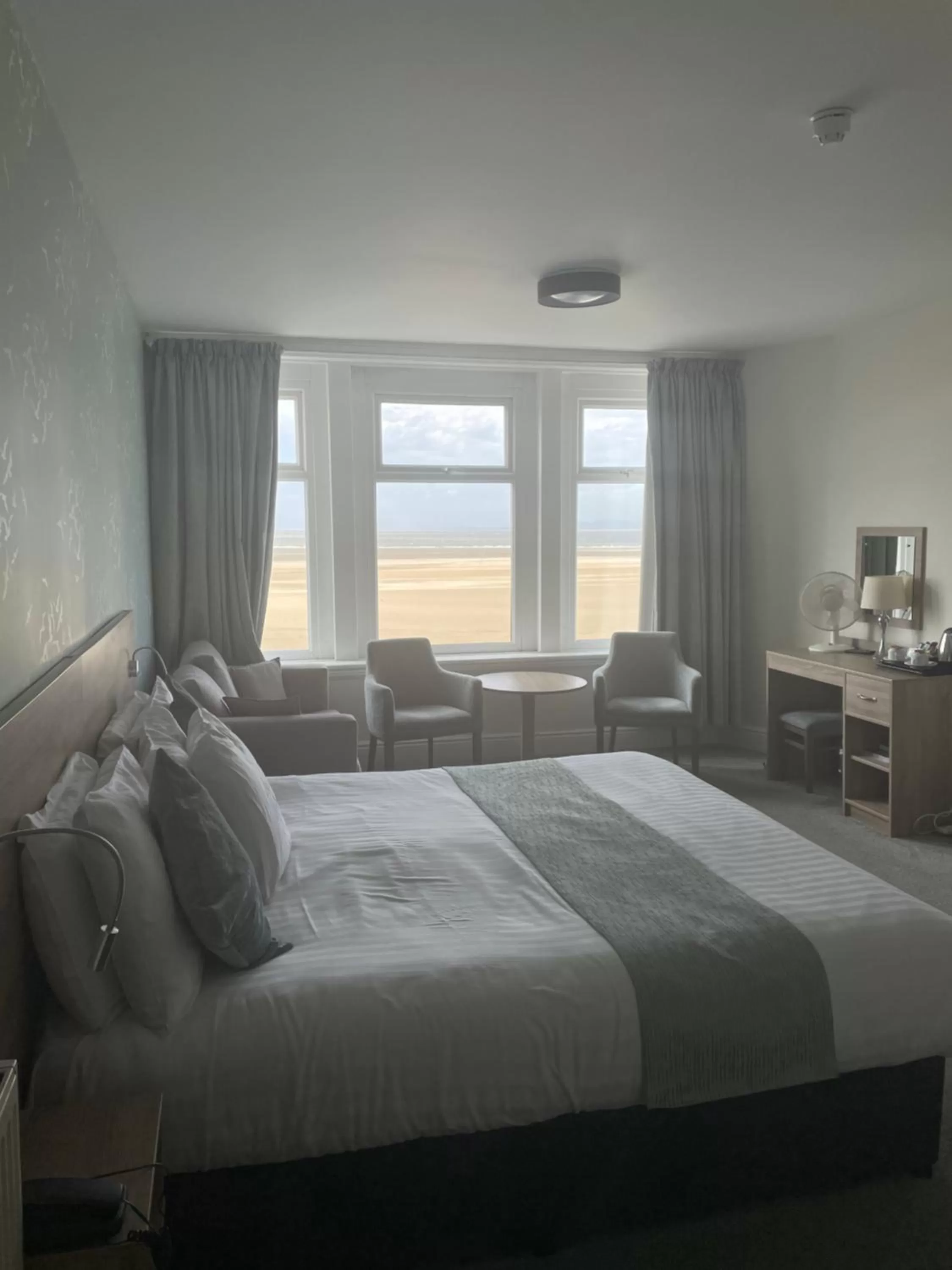 Bedroom, Bed in The Clarendon Hotel