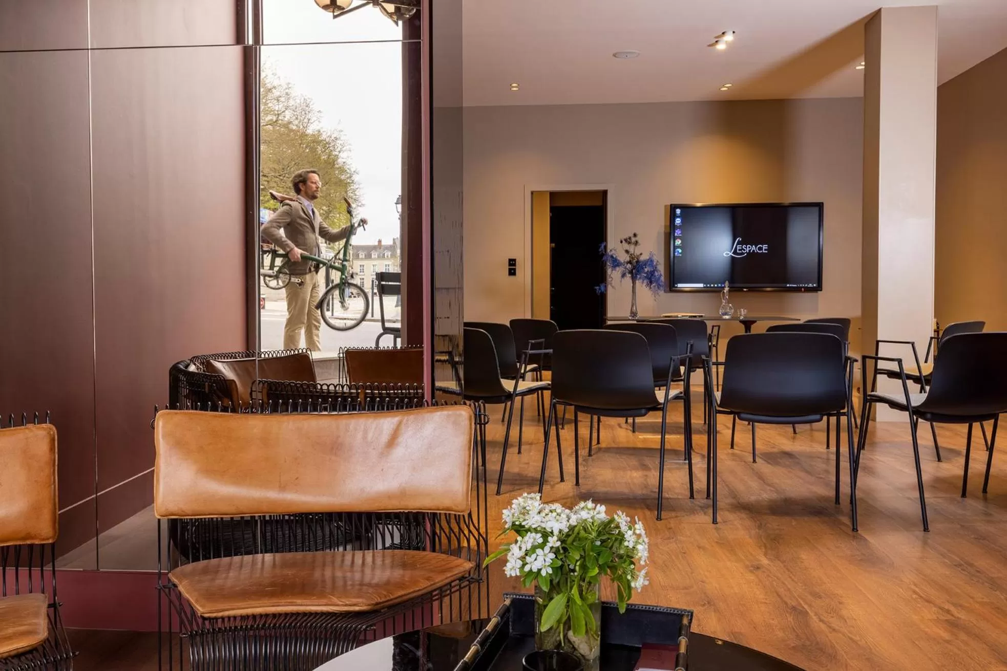 Property building in LHotel - face au château - boutique hôtel et séminaires