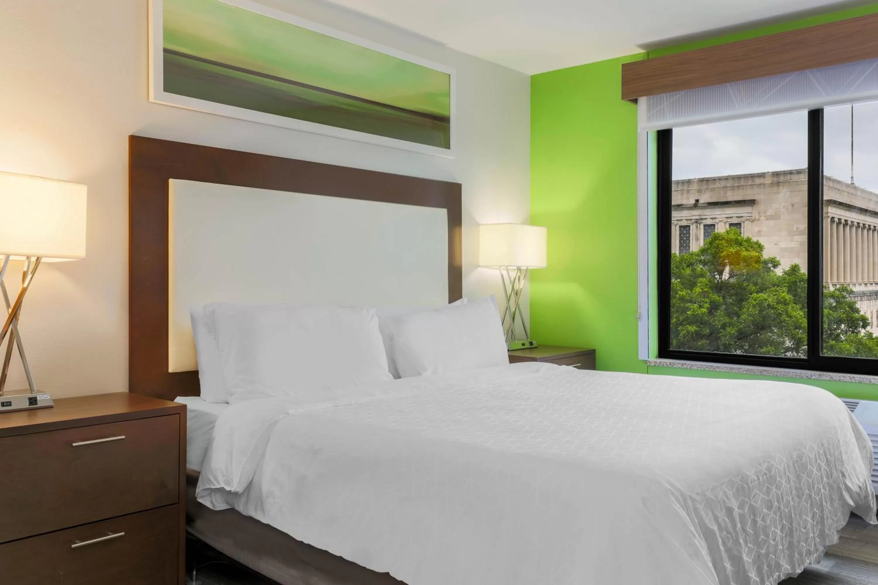 Photo of the whole room, Bed in Holiday Inn Express & Suites Fort Worth Downtown by IHG