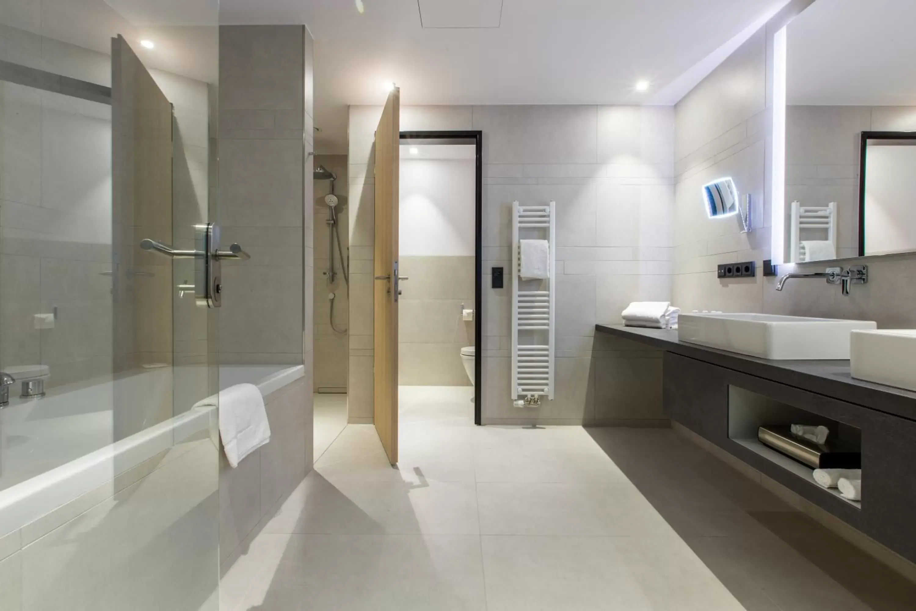 Junior Suite in Radisson Blu Hotel, Mannheim Junior Suite in Radisson Blu Hotel, Mannheim