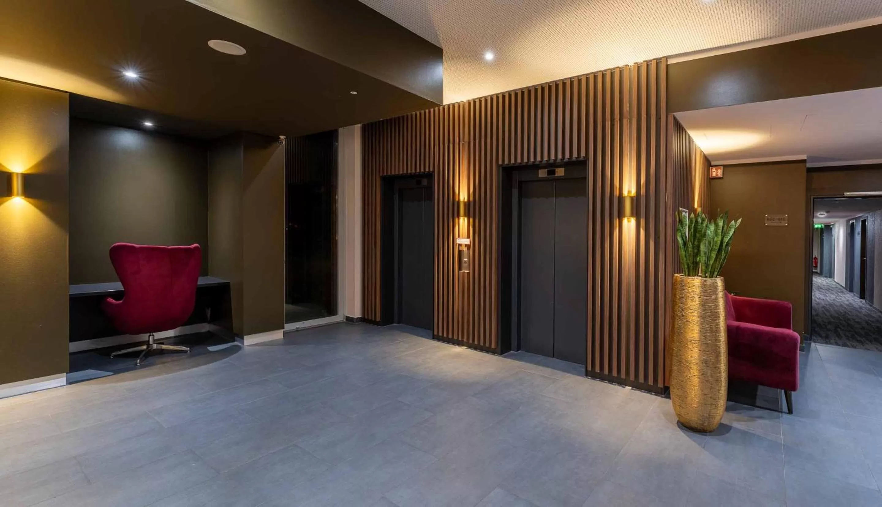 Lobby or reception in PLAZA Premium Karlsruhe