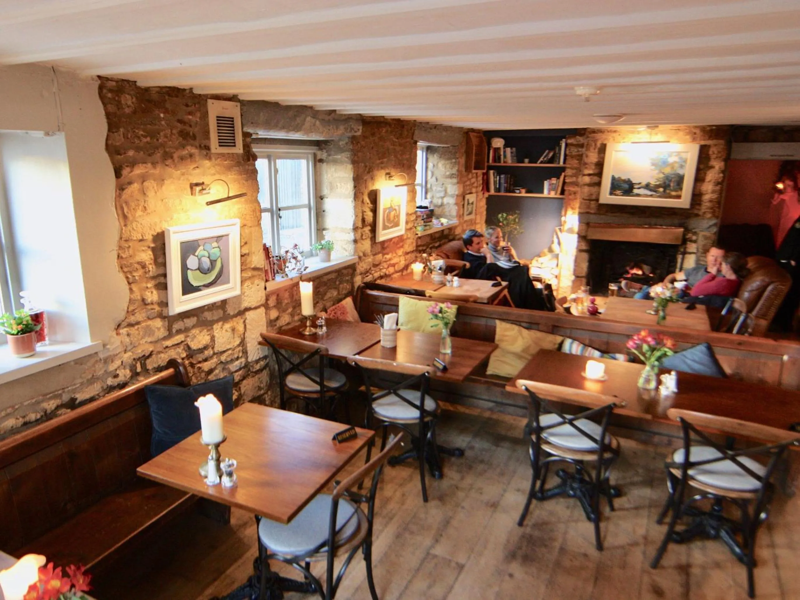 Dining area in The Mousetrap Inn