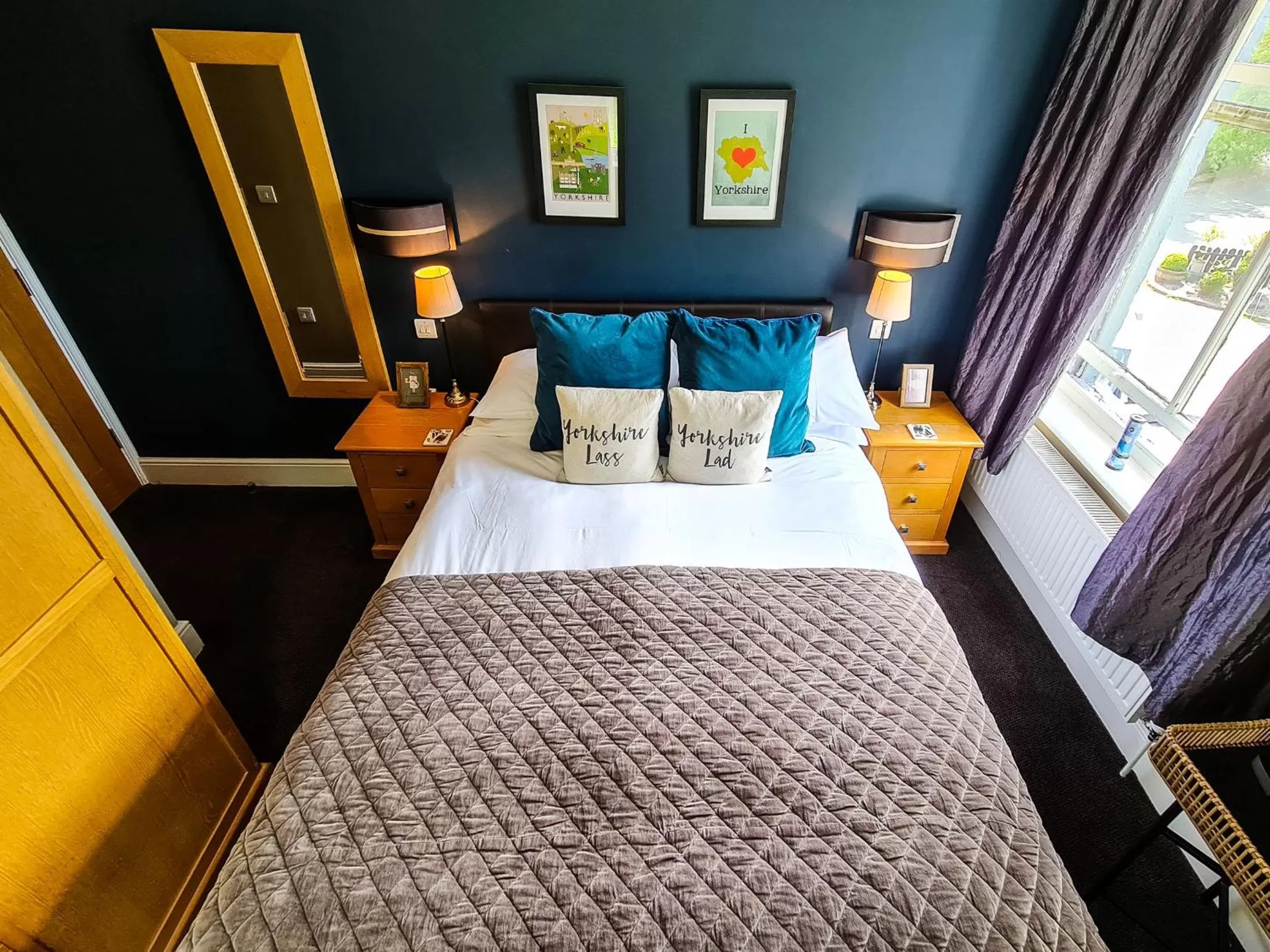 Bed in Grantham Arms