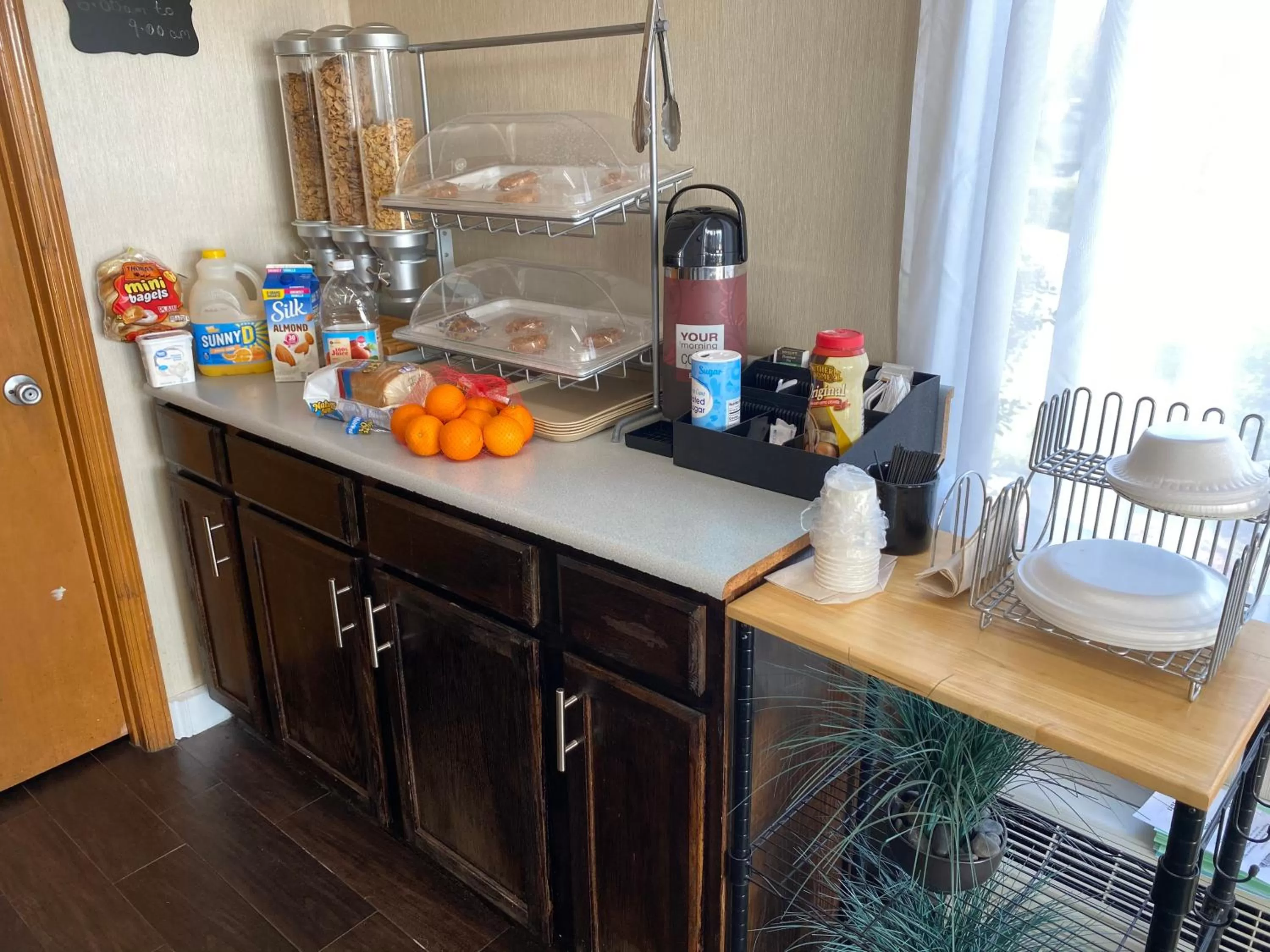 Coffee/tea facilities in Budget Host Inn - Baxley