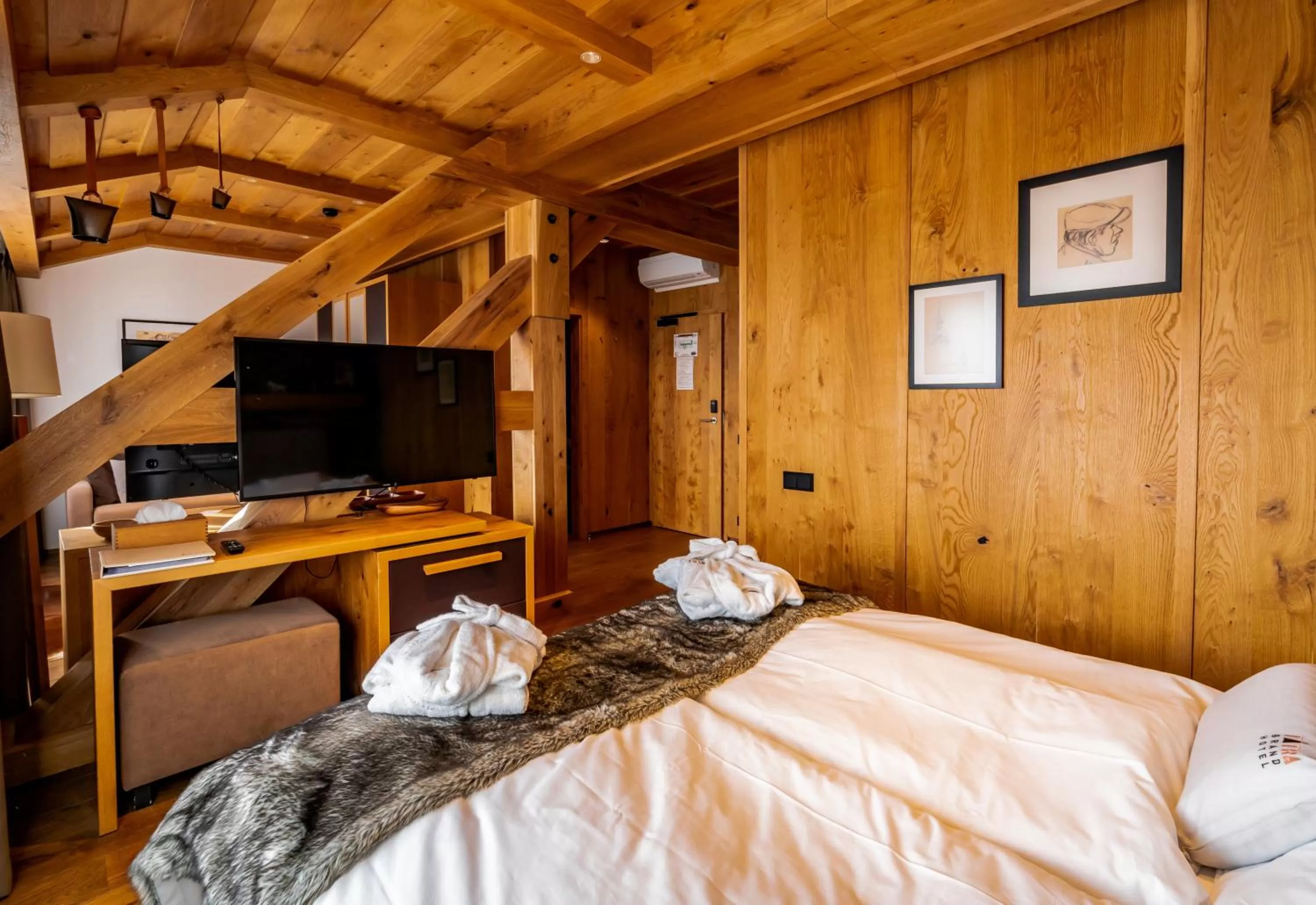 Photo of the whole room, Bed in Grandhotel Tatra