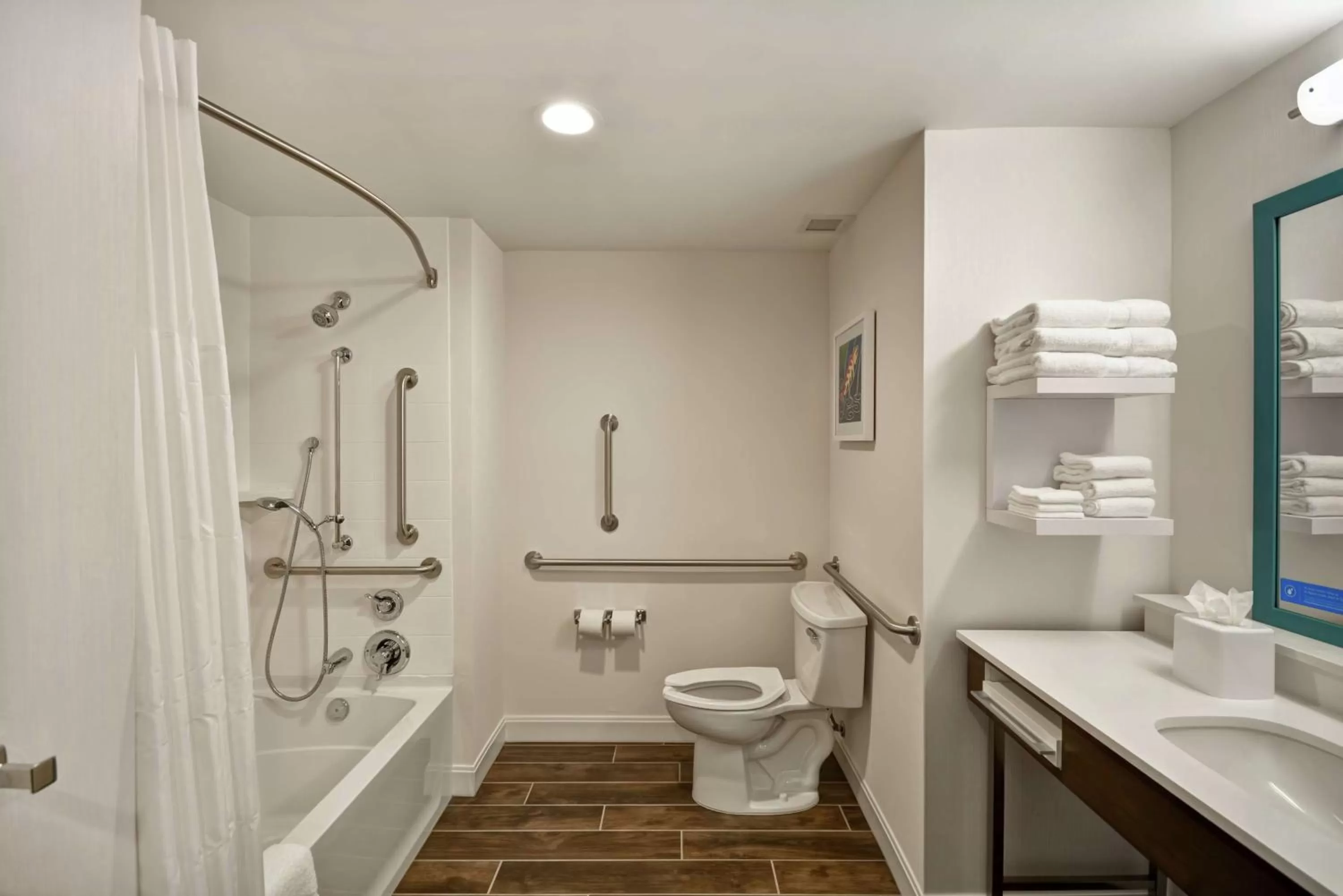 Bathroom in Hampton Inn & Suites Grants Pass