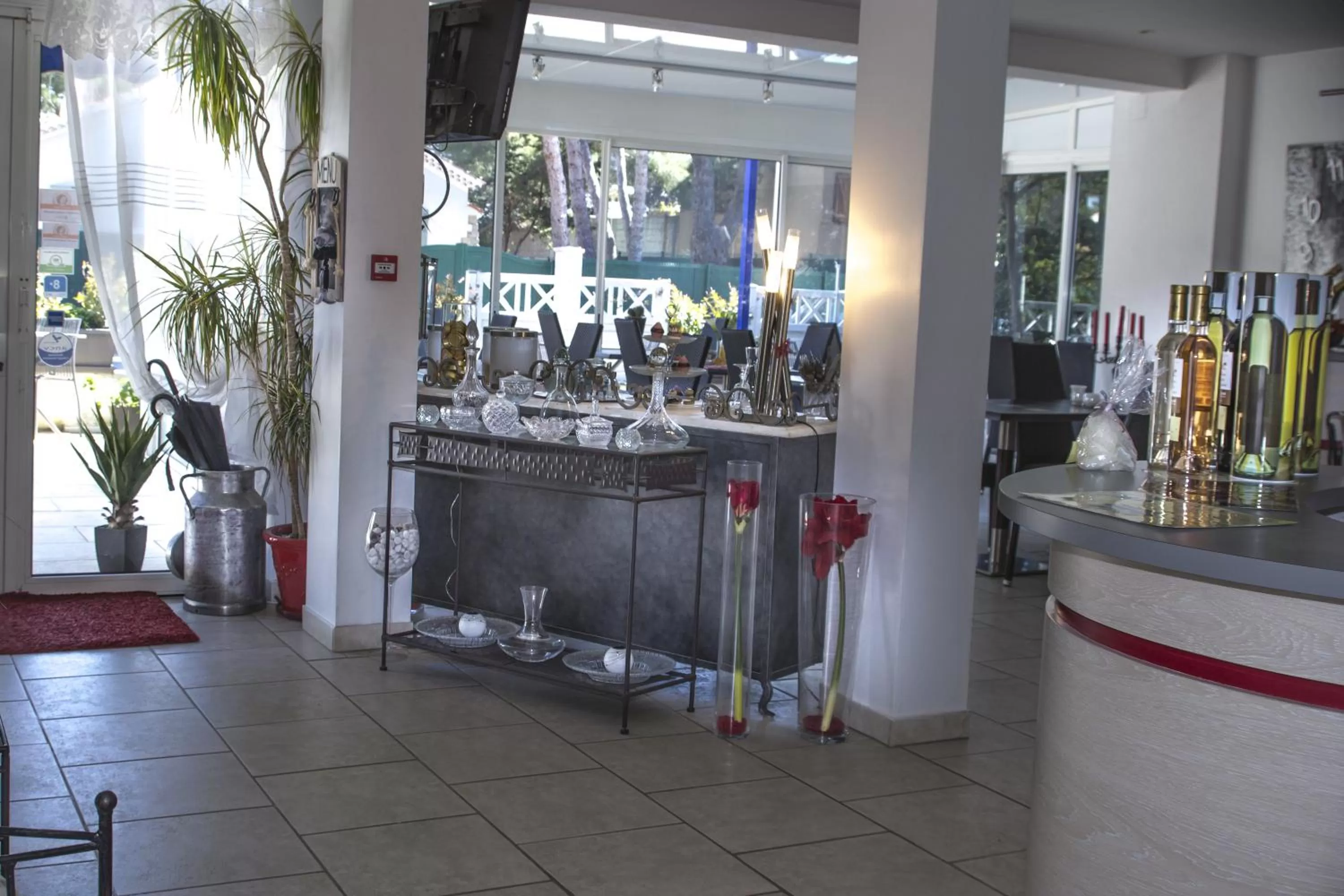 Lobby or reception in Hôtel Le Méditerranée