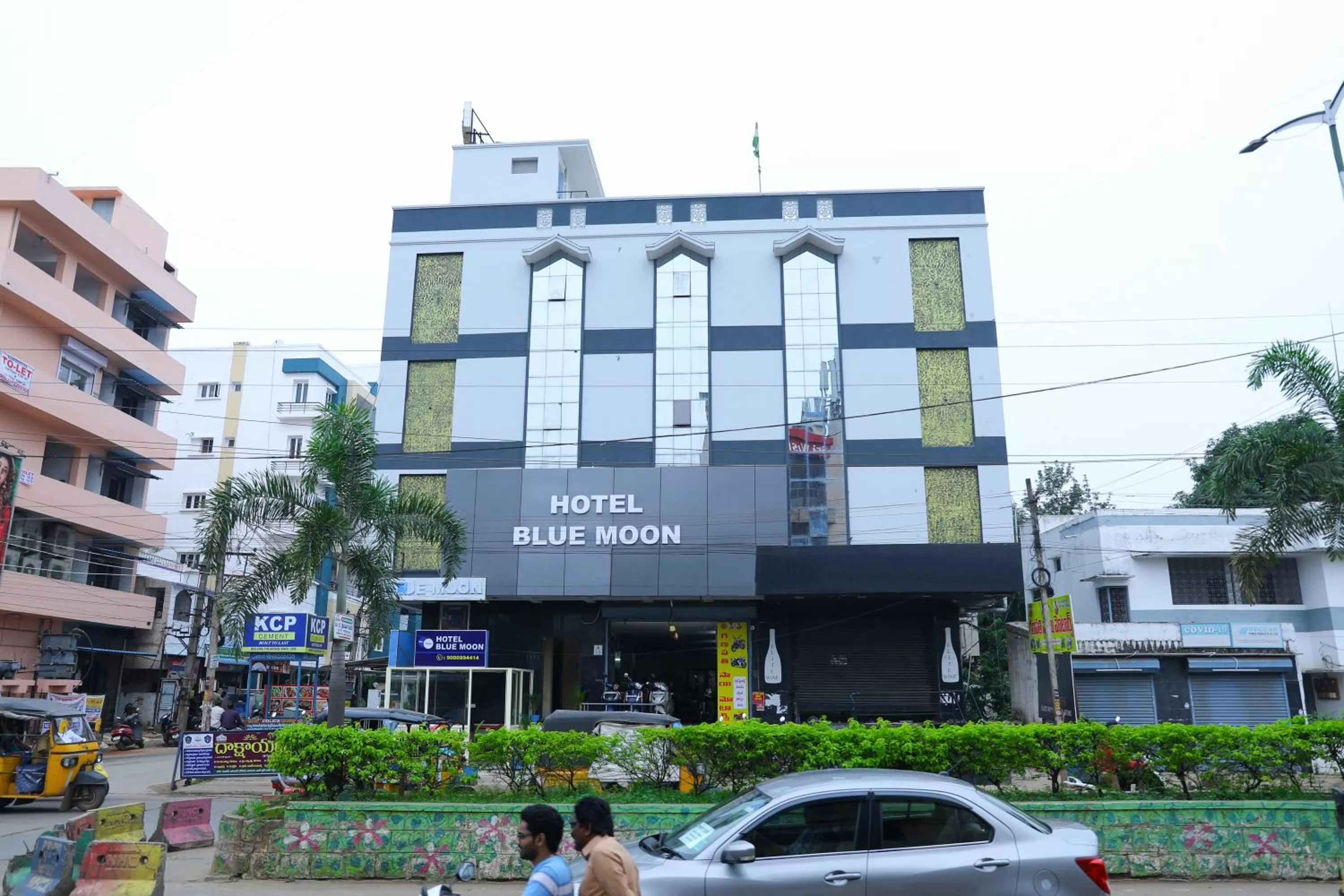 Facade/entrance in HOTEL BLUE MOON