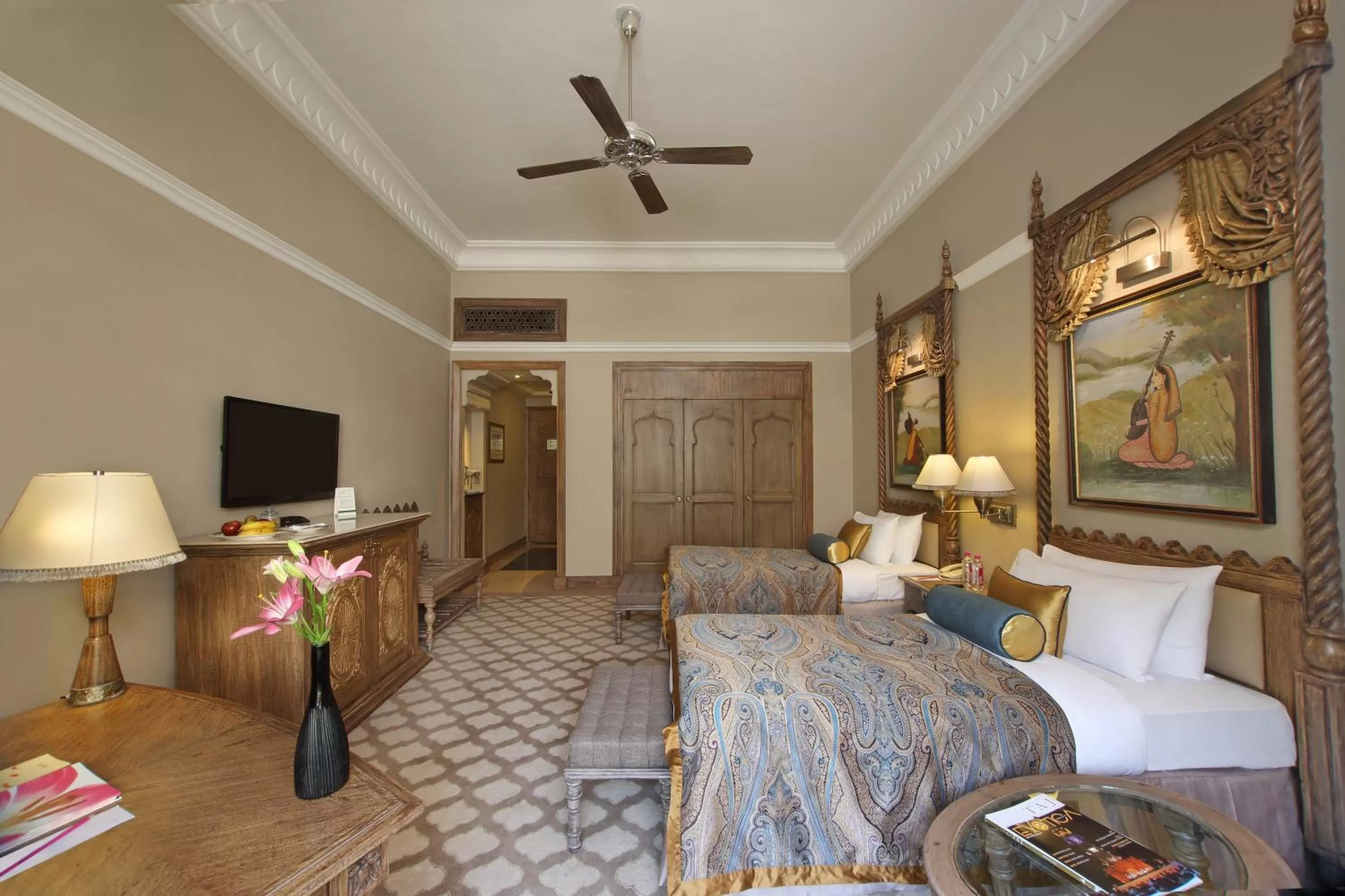 Bed in Taj Hari Mahal Jodhpur