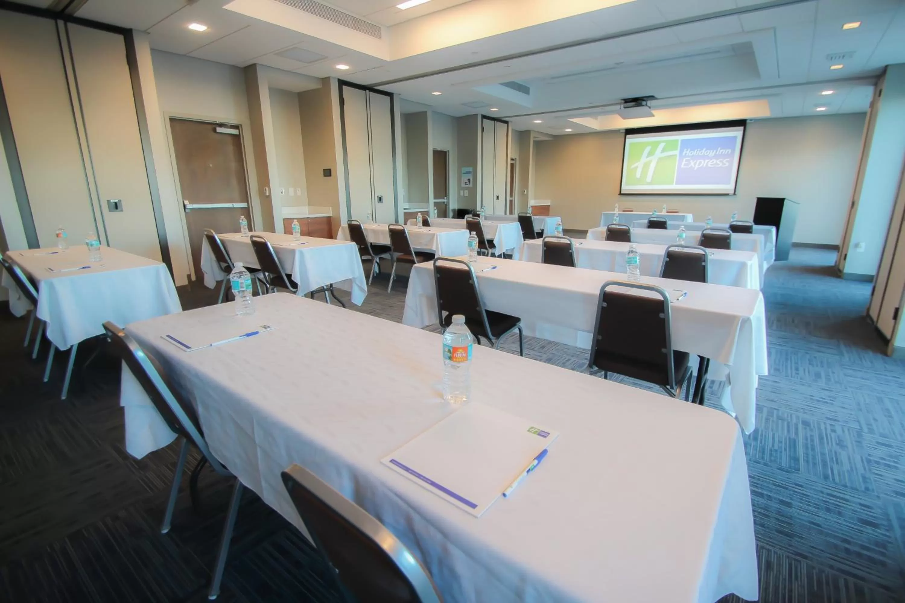 Meeting/conference room in Holiday Inn Express & Suites Miami Airport East by IHG