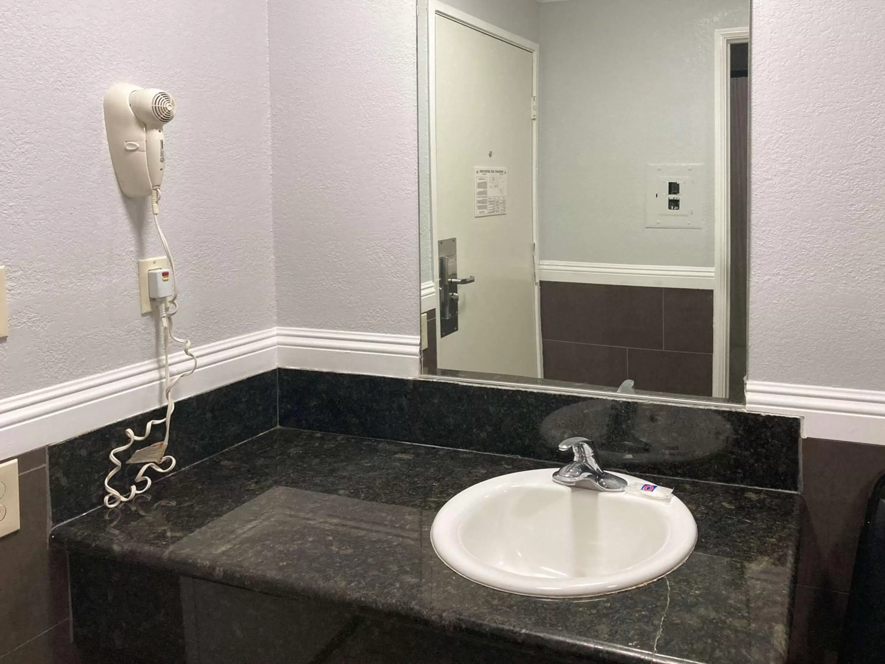 Bathroom in Motel 6 Glendale CA Pasadena Burbank Los Angeles