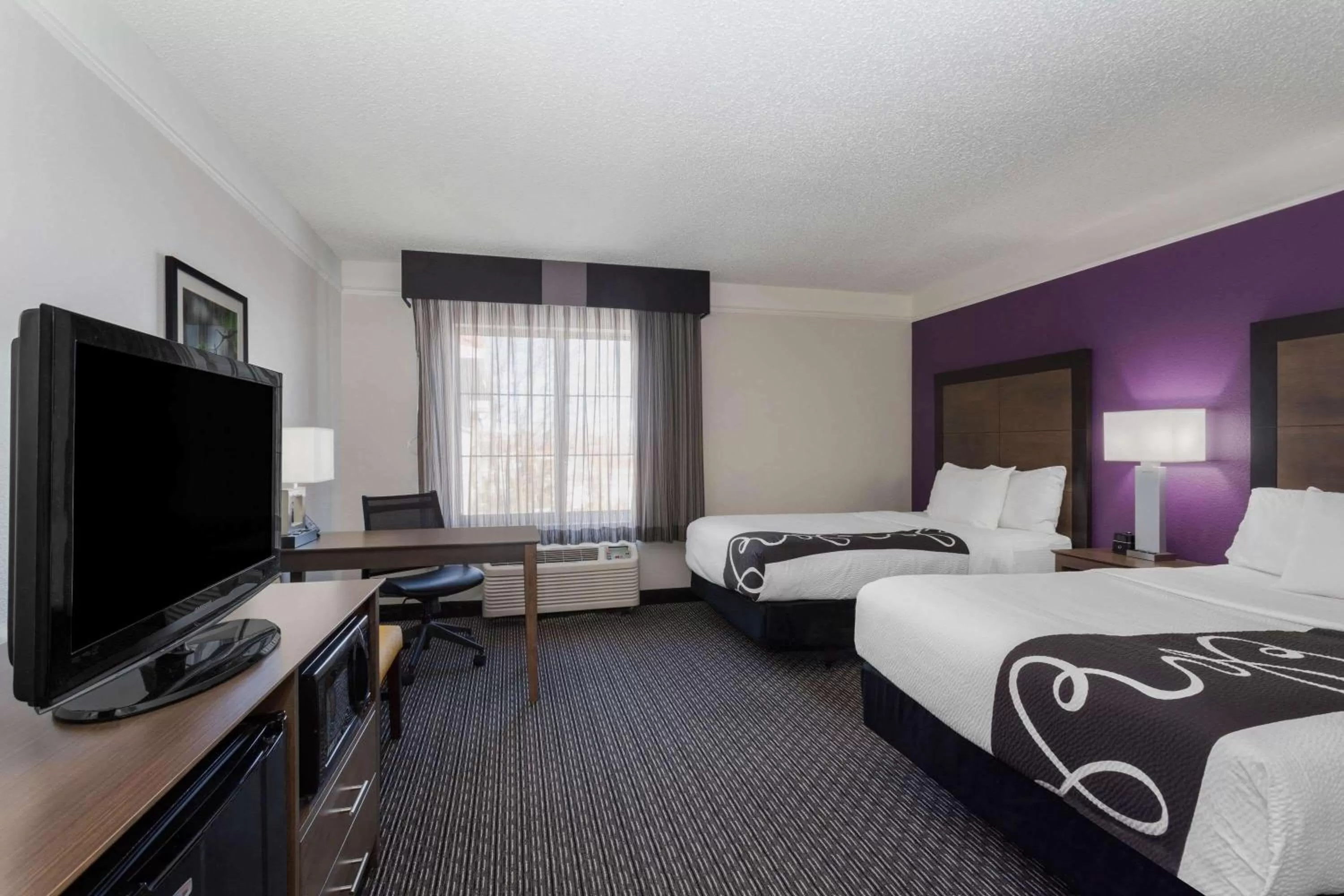 TV and multimedia, Bed in La Quinta by Wyndham Denver Boulder - Louisville