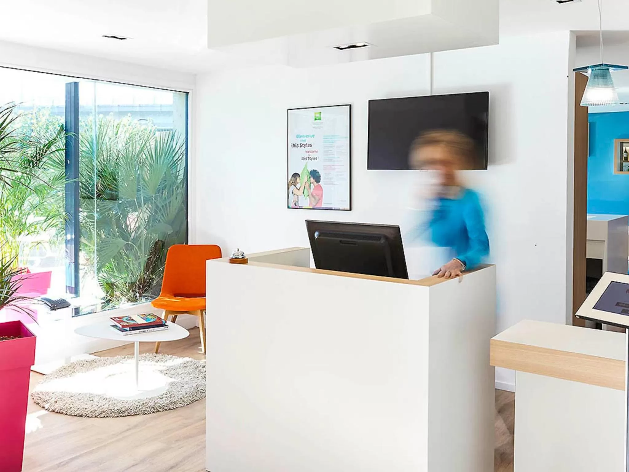 Lobby or reception in ibis Styles Toulouse Nord Sesquieres