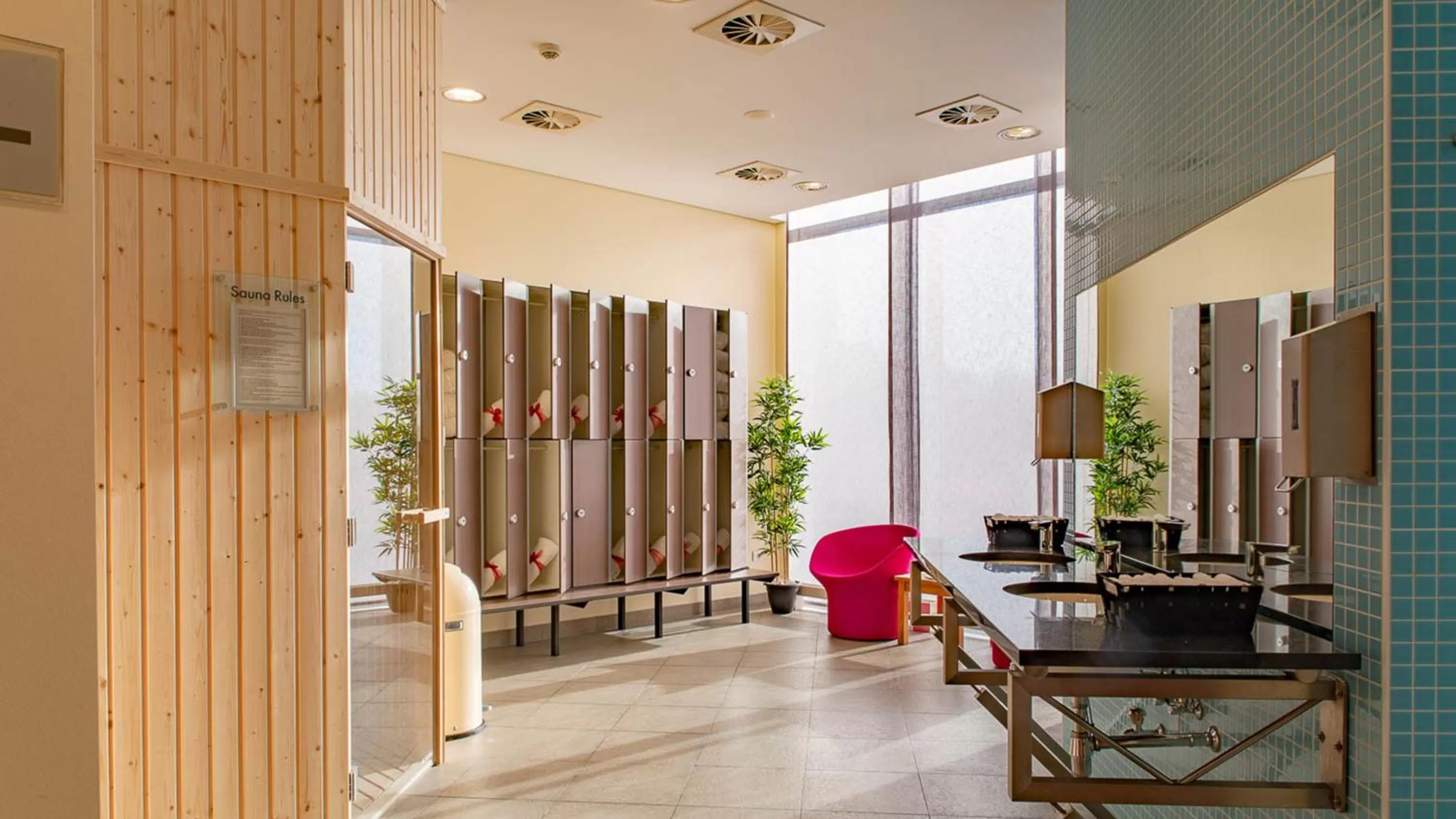 Fitness centre/facilities in Crowne Plaza Brussels Airport by IHG
