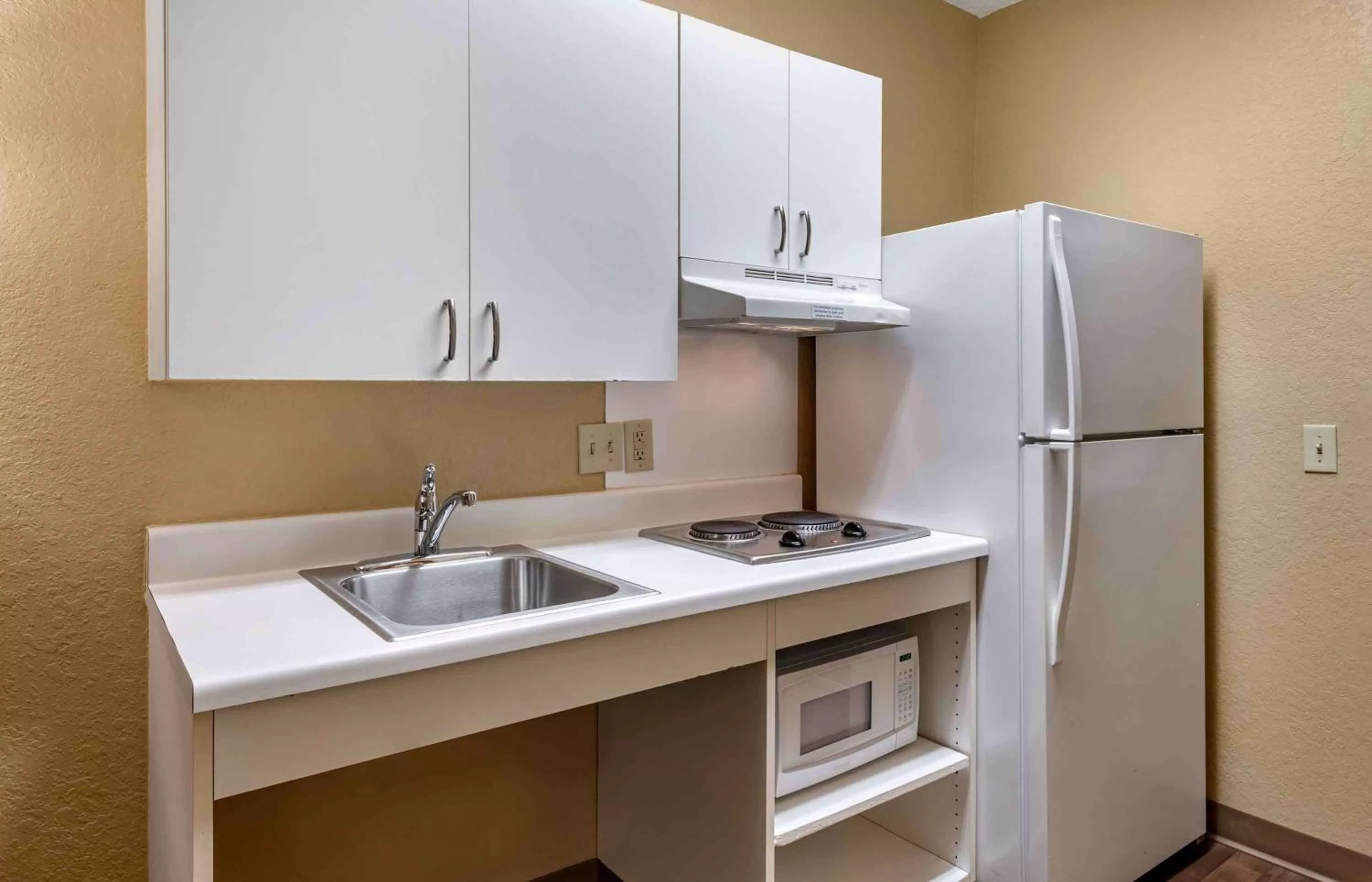 Queen studio with 1 Queen Bed - Disability Access/Non-Smoking in Extended Stay America Suites - Oakland - Emeryville
