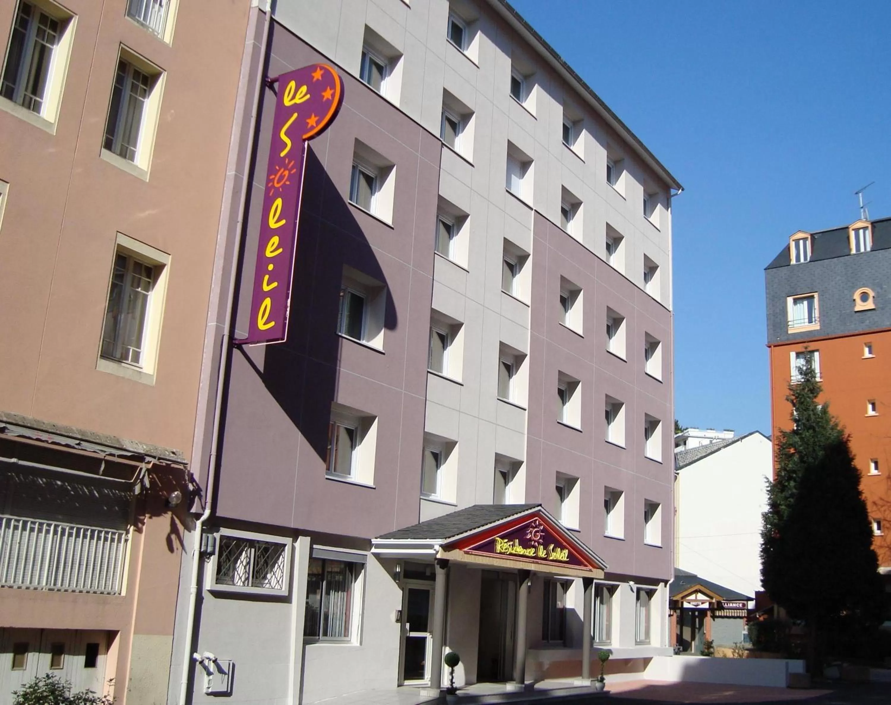 Facade/entrance in Résidence du Soleil