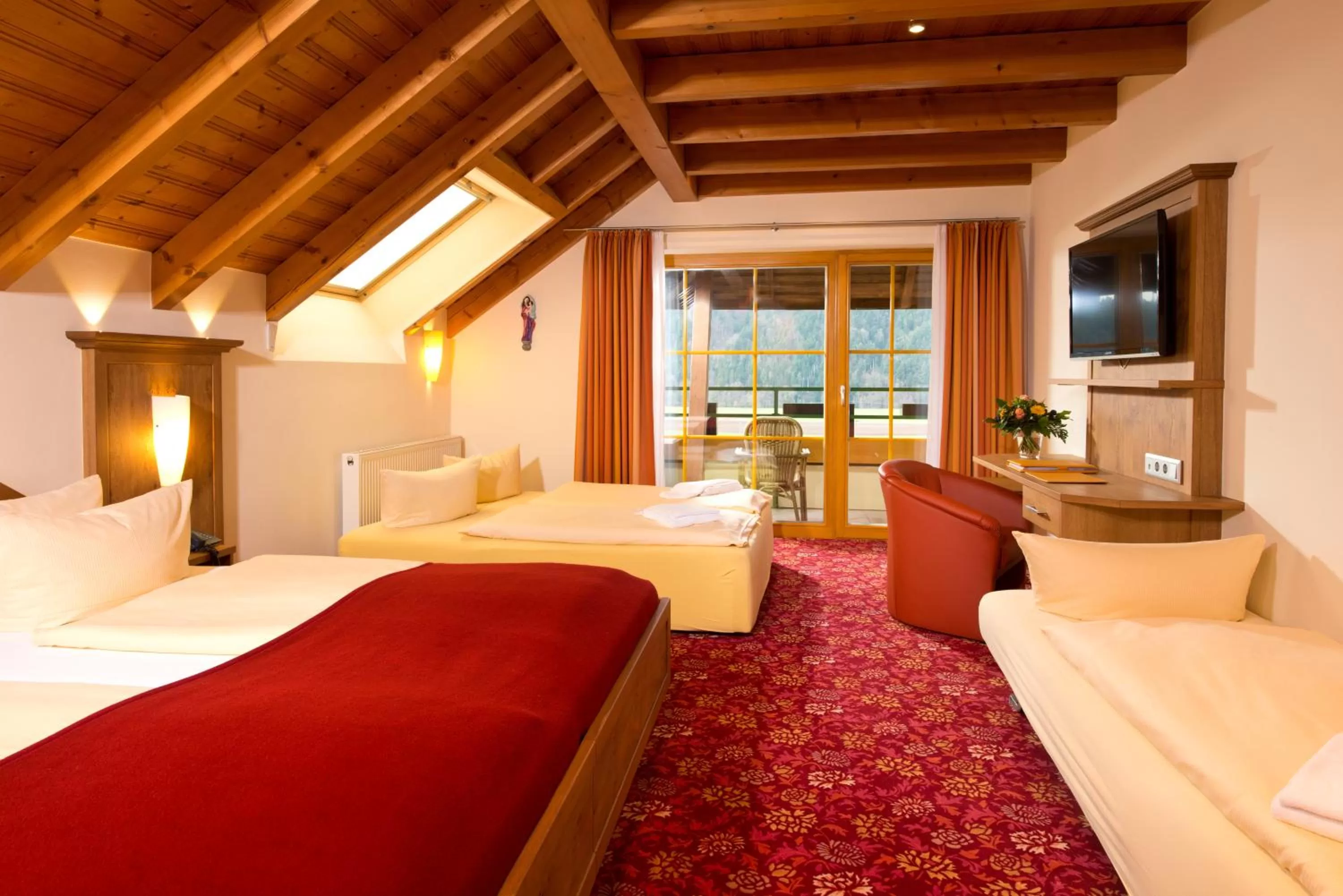 Photo of the whole room, Bed in Silberkönig Schwarzwald Hotel & Restaurant Ringhotel