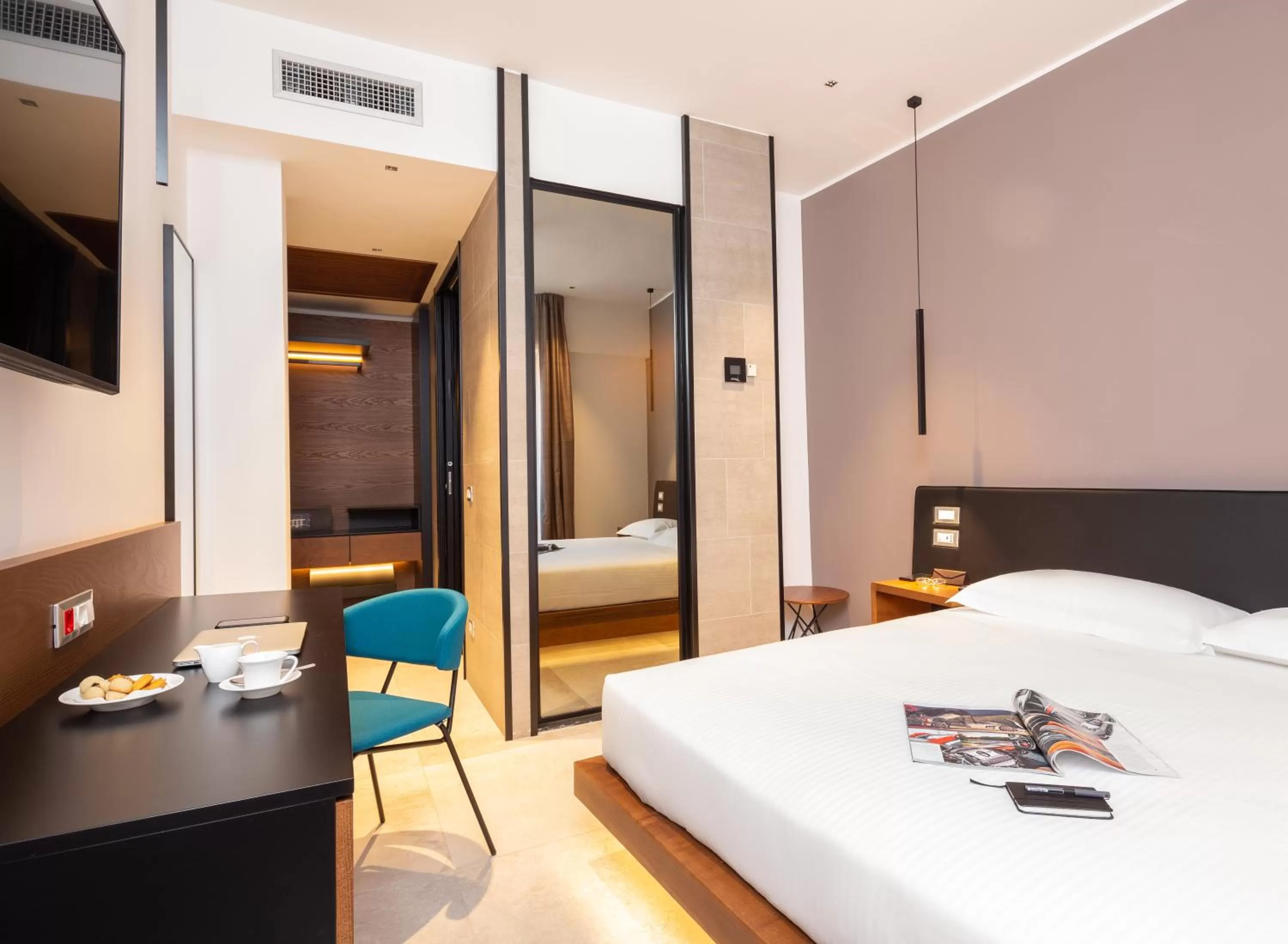 Photo of the whole room, Bed in The Corner Duomo Hotel