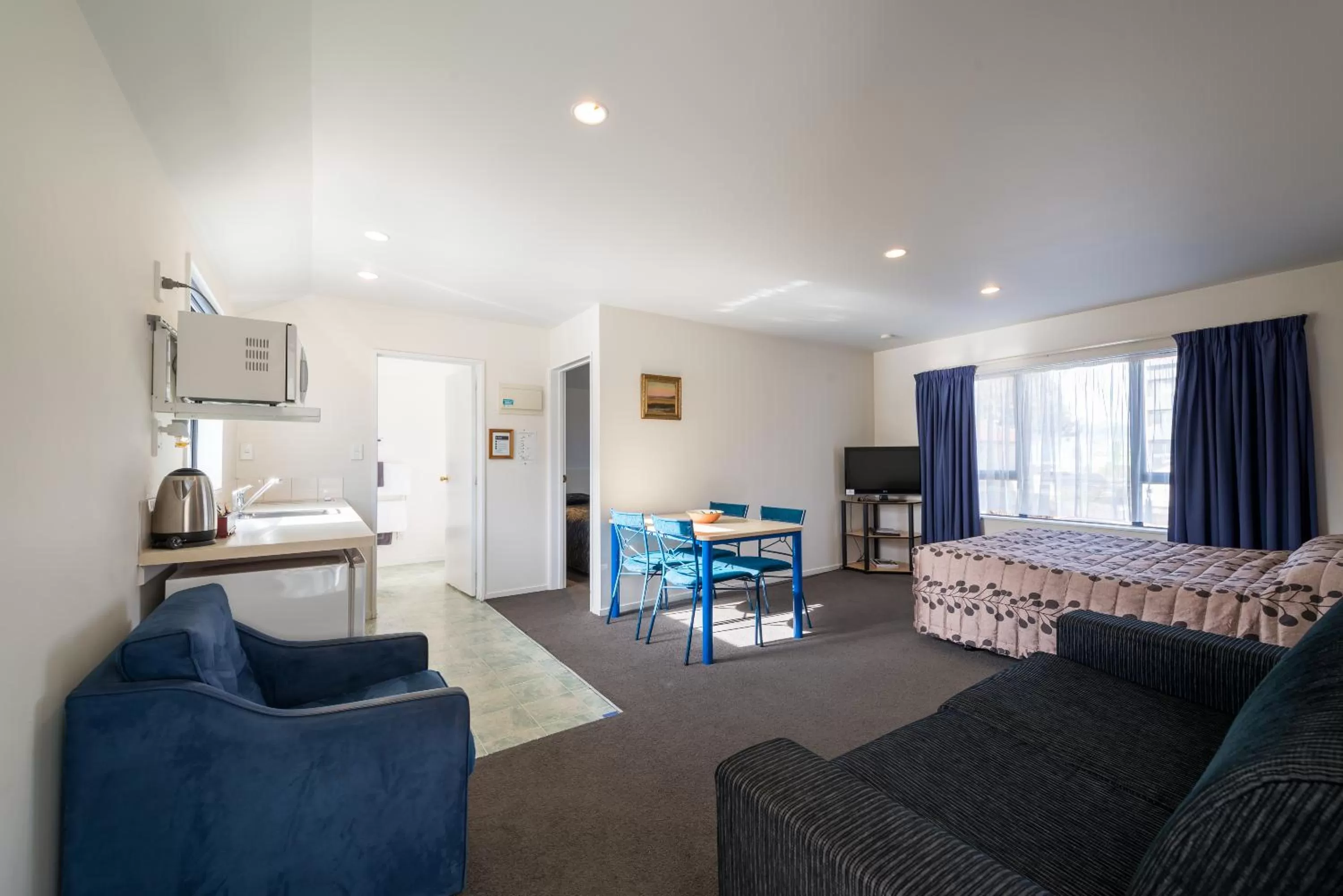 Dining area in Annabelle Court Motel