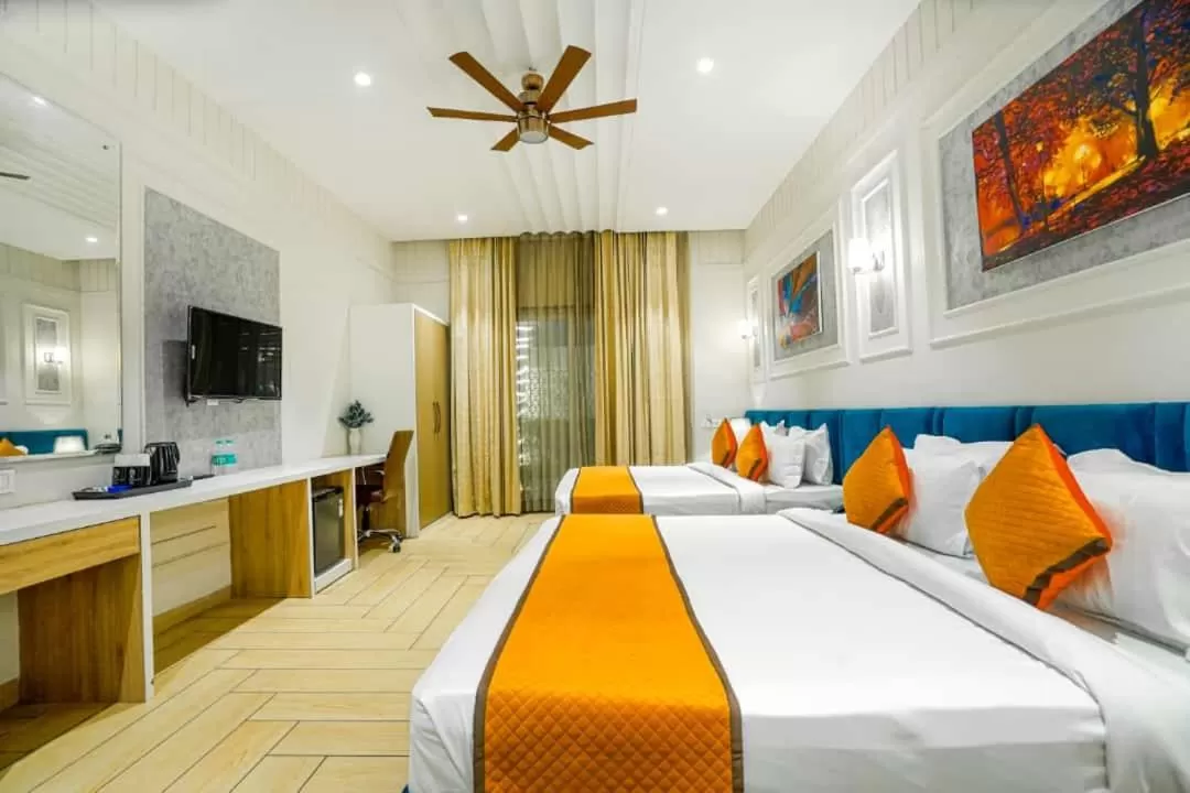 Photo of the whole room, Bed in Greenwood Villa By Levelup