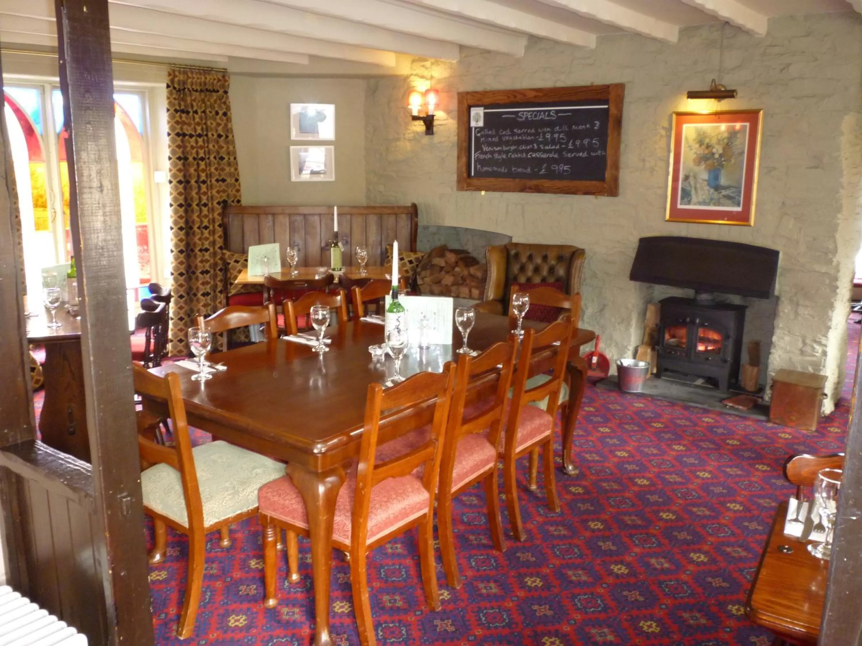 Dining area in Royal Oak Inn
