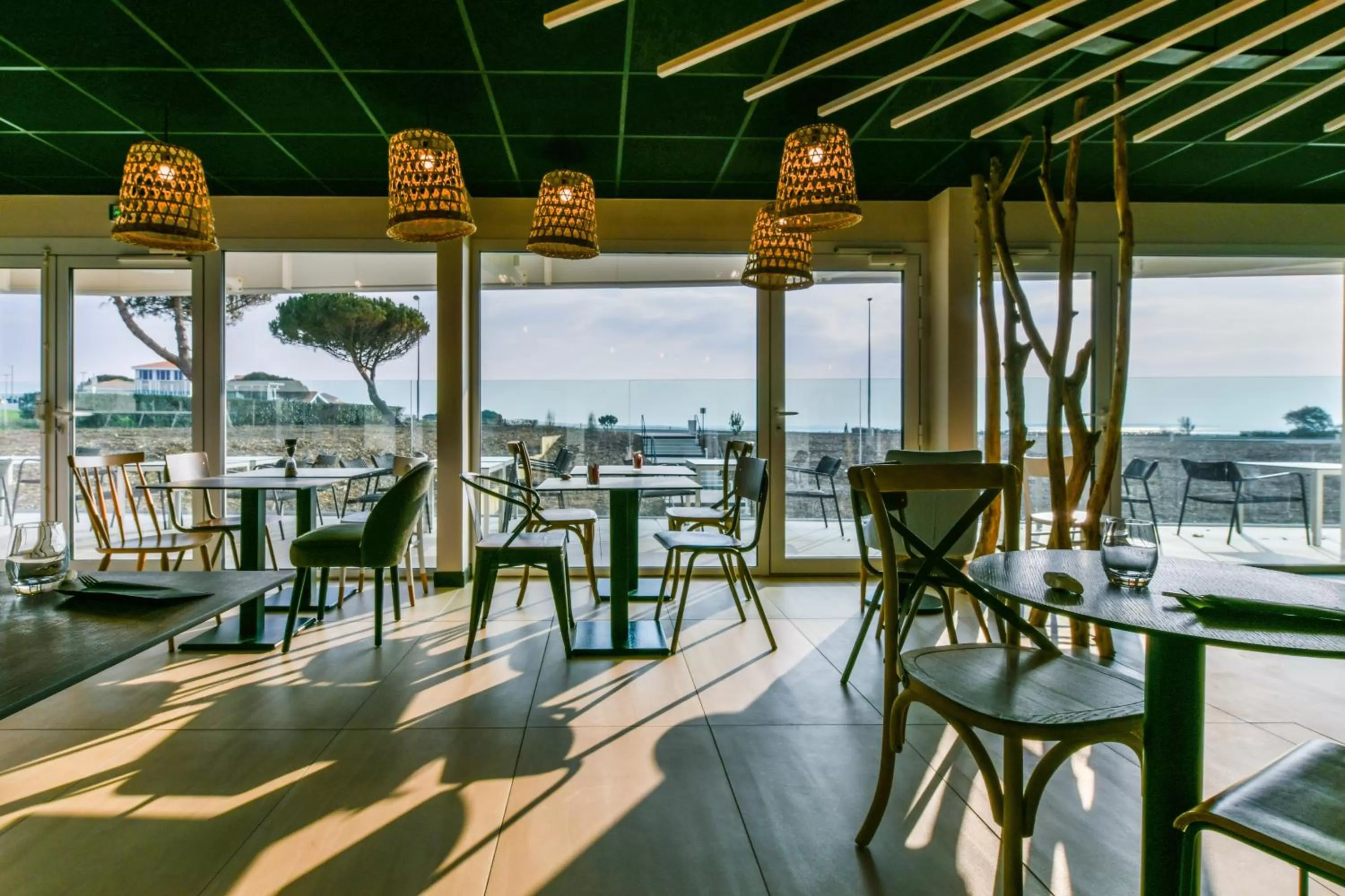 Restaurant/places to eat in ibis styles La Rochelle Thalasso Chatelaillon