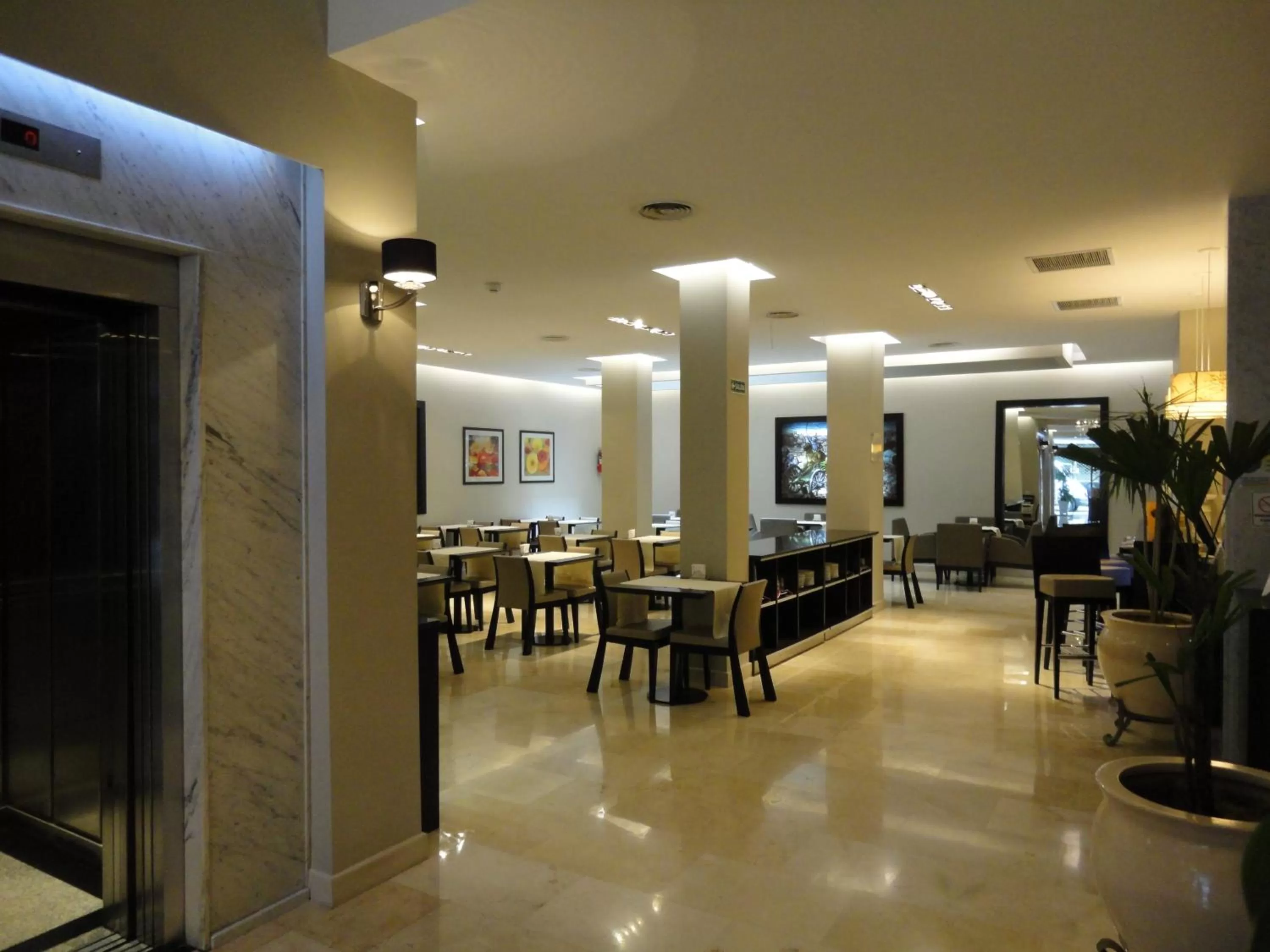 Lobby or reception in Hotel Napoleón