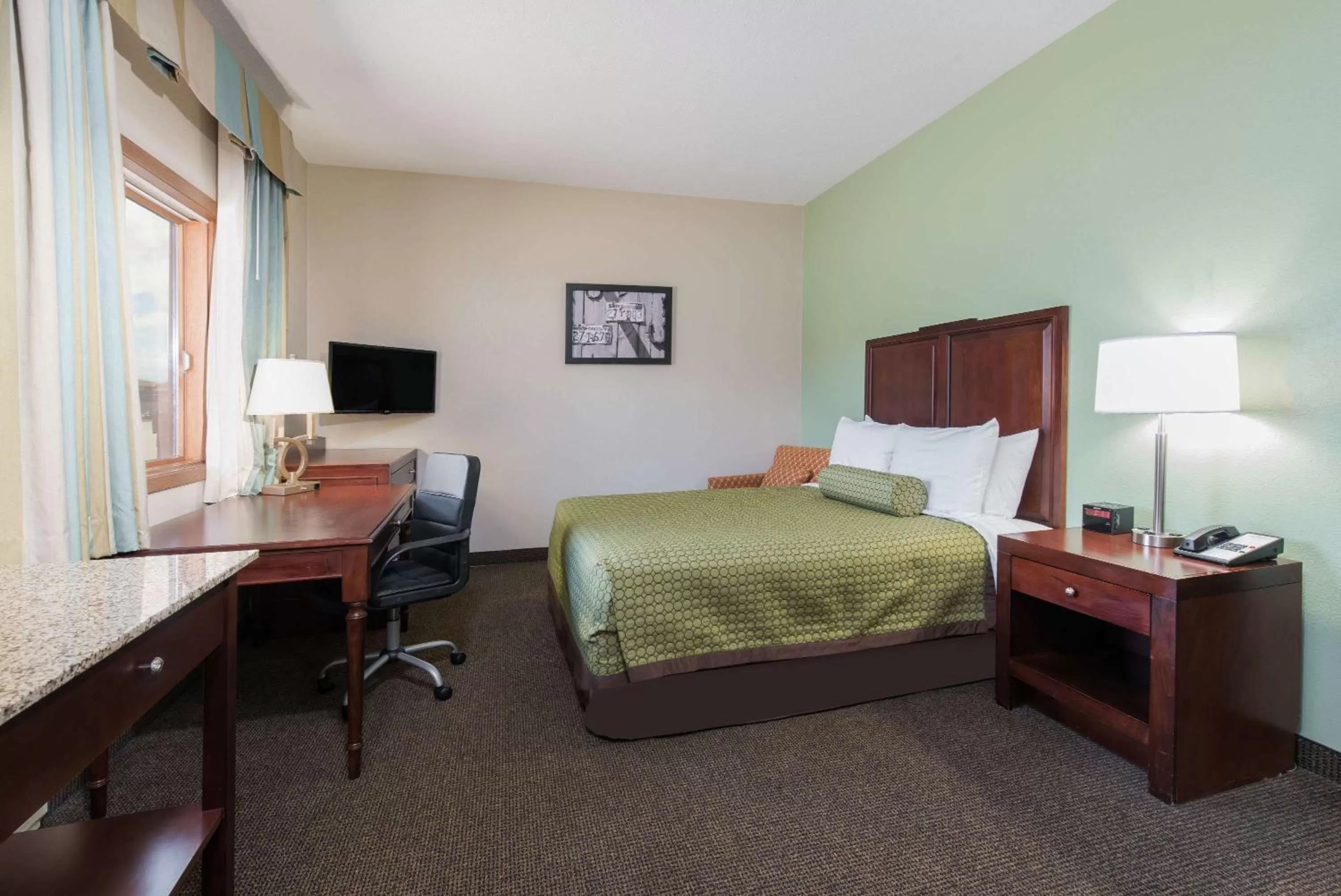 Photo of the whole room, Bed in Baymont by Wyndham Pierre