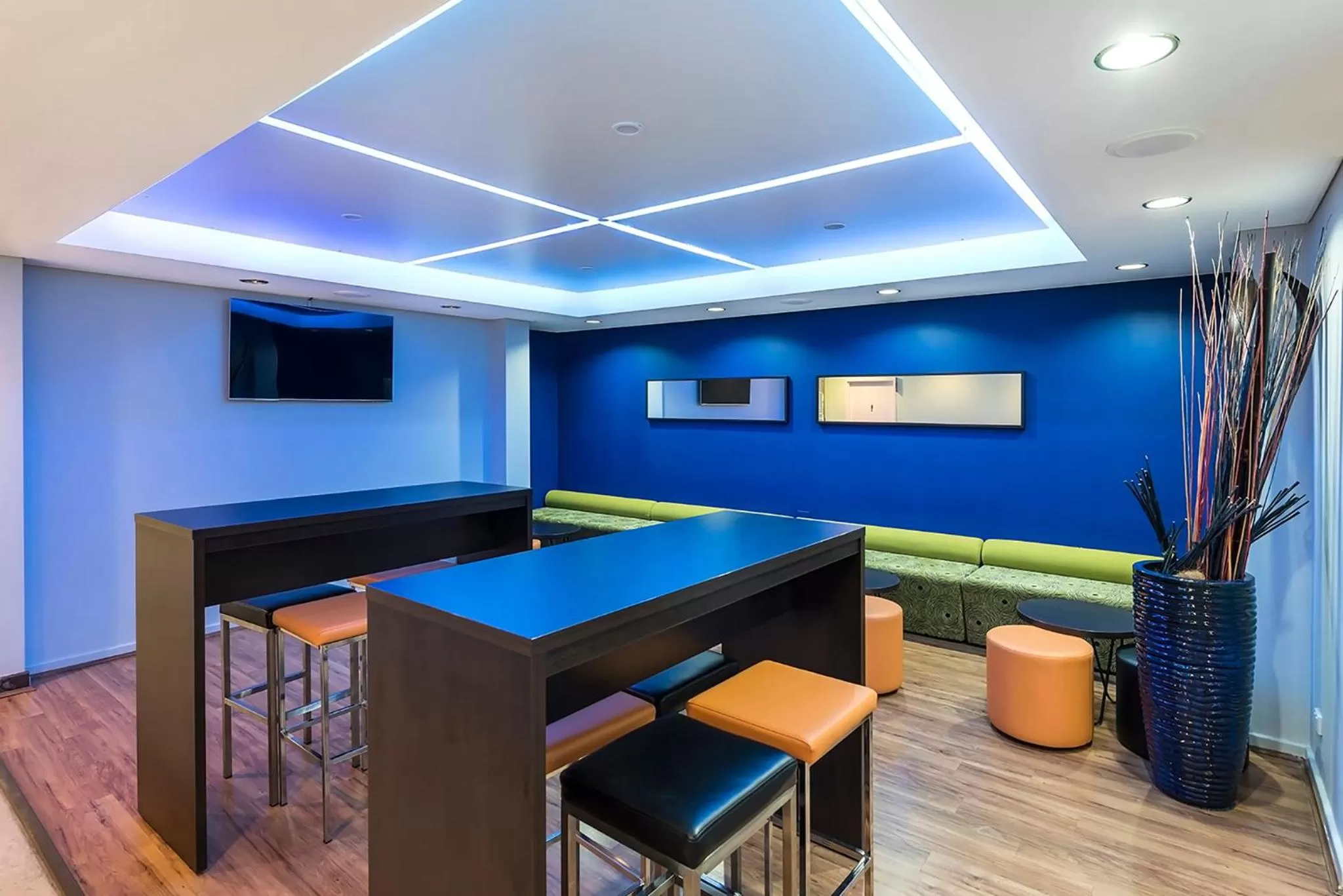 Lounge or bar in Quality Hotel Ambassador Perth