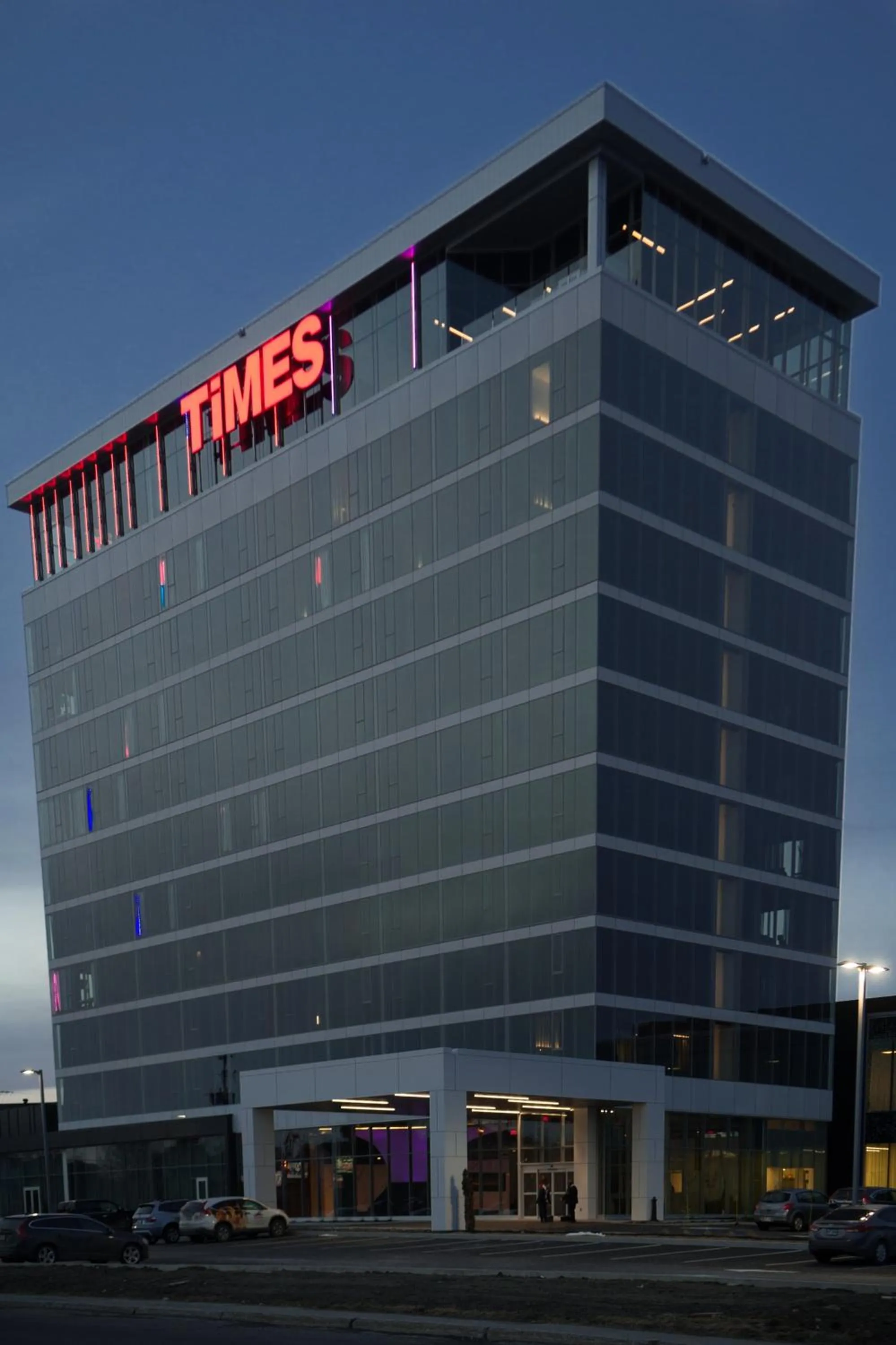 Facade/entrance in Grand Times Hotel Drummondville