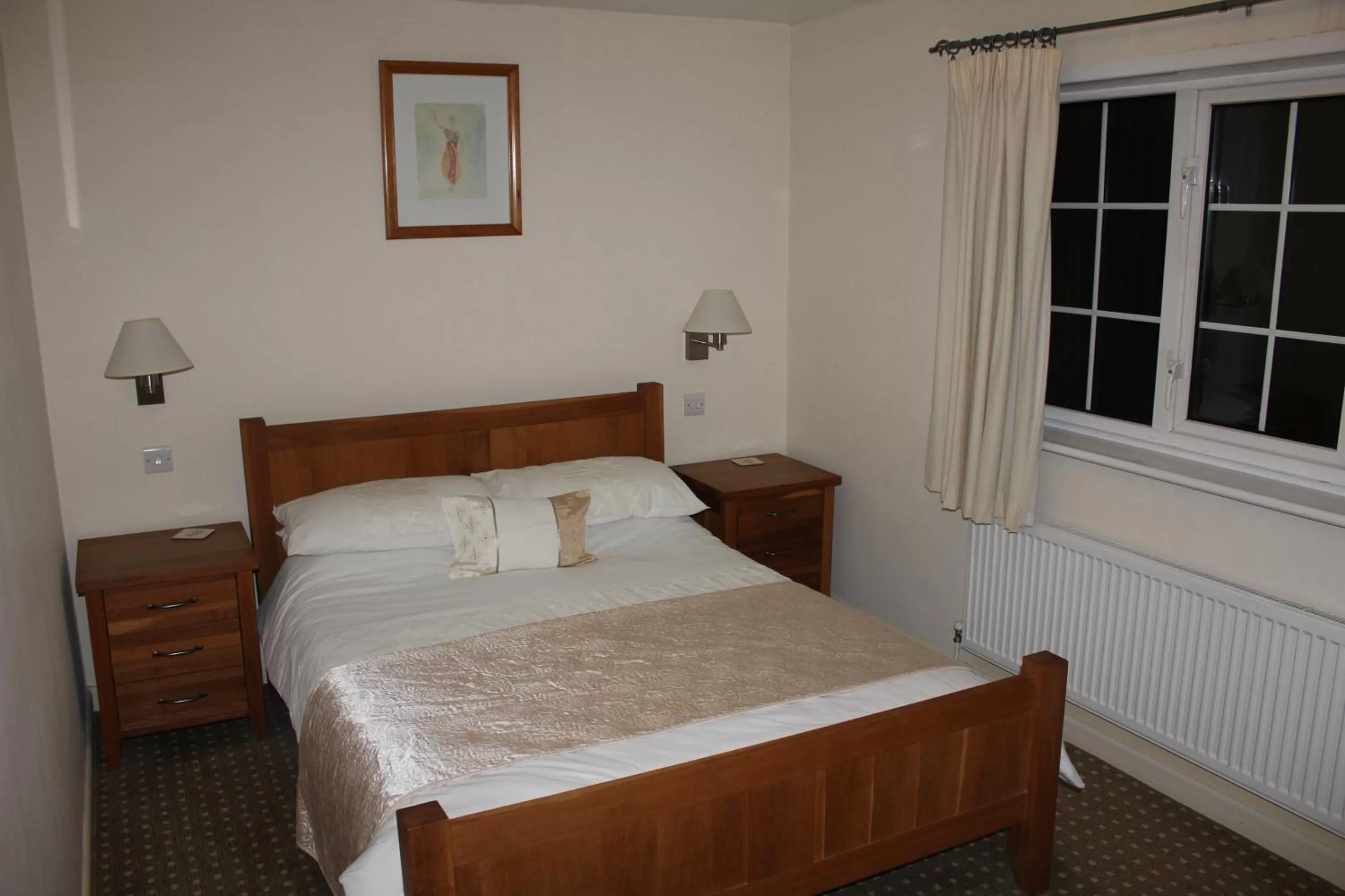 Bedroom, Bed in The Haymaker Inn