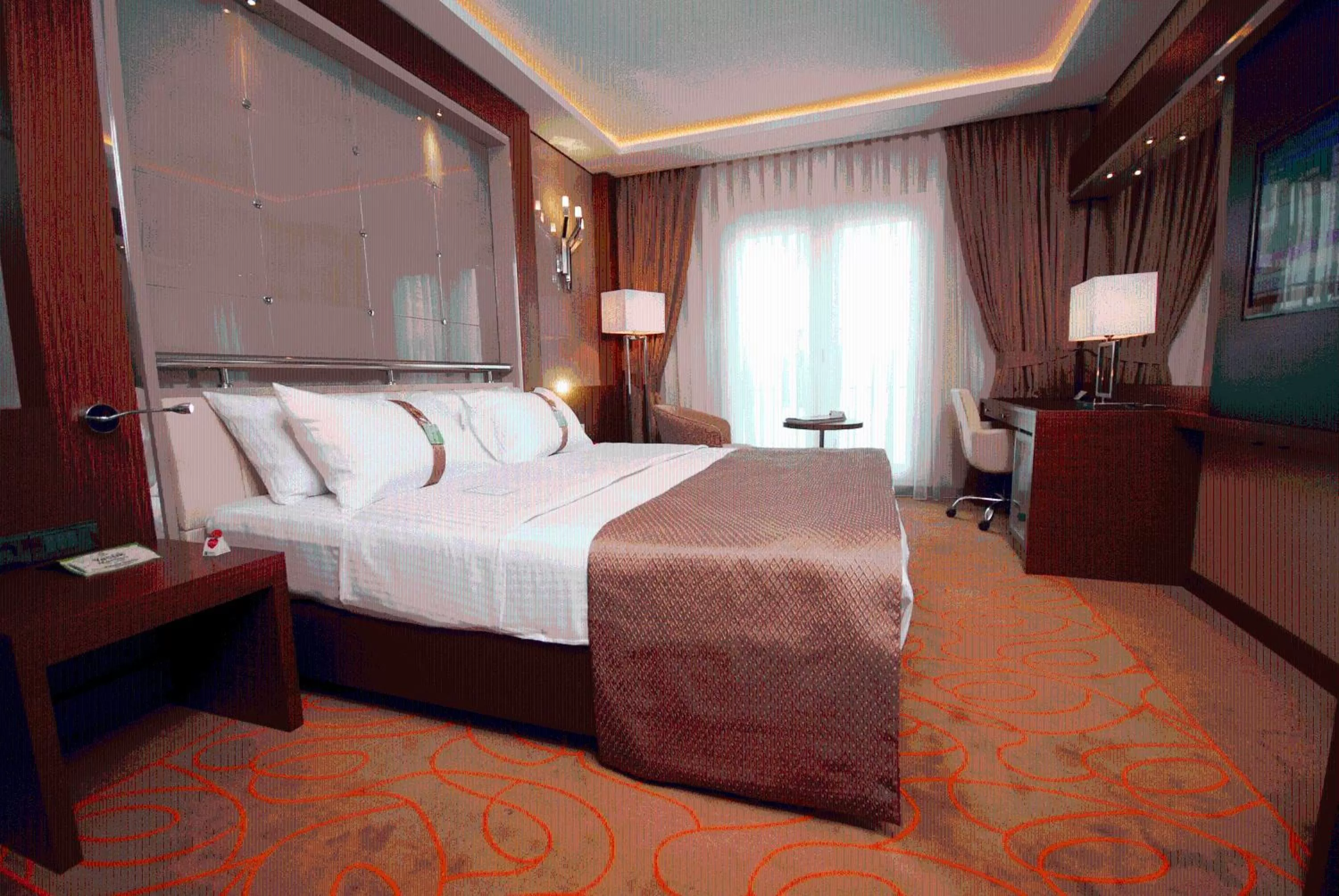 Photo of the whole room, Bed in Holiday Inn Ankara-Kavaklidere by IHG