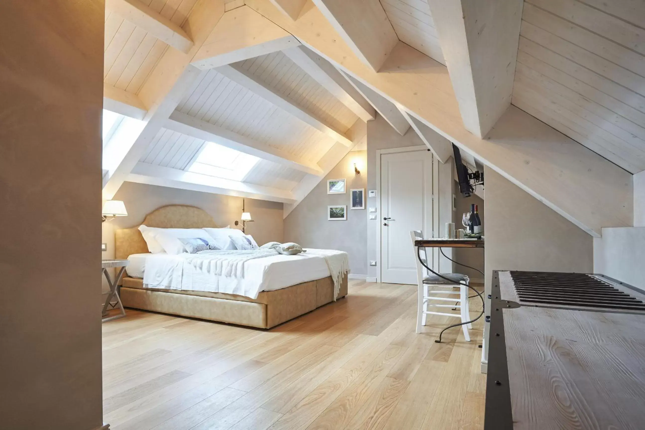 Deluxe Quadruple Room with Private Bathroom - single occupancy in Relais Villa Miraglia Deluxe Quadruple Room with Private Bathroom - single occupancy in Relais Villa Miraglia