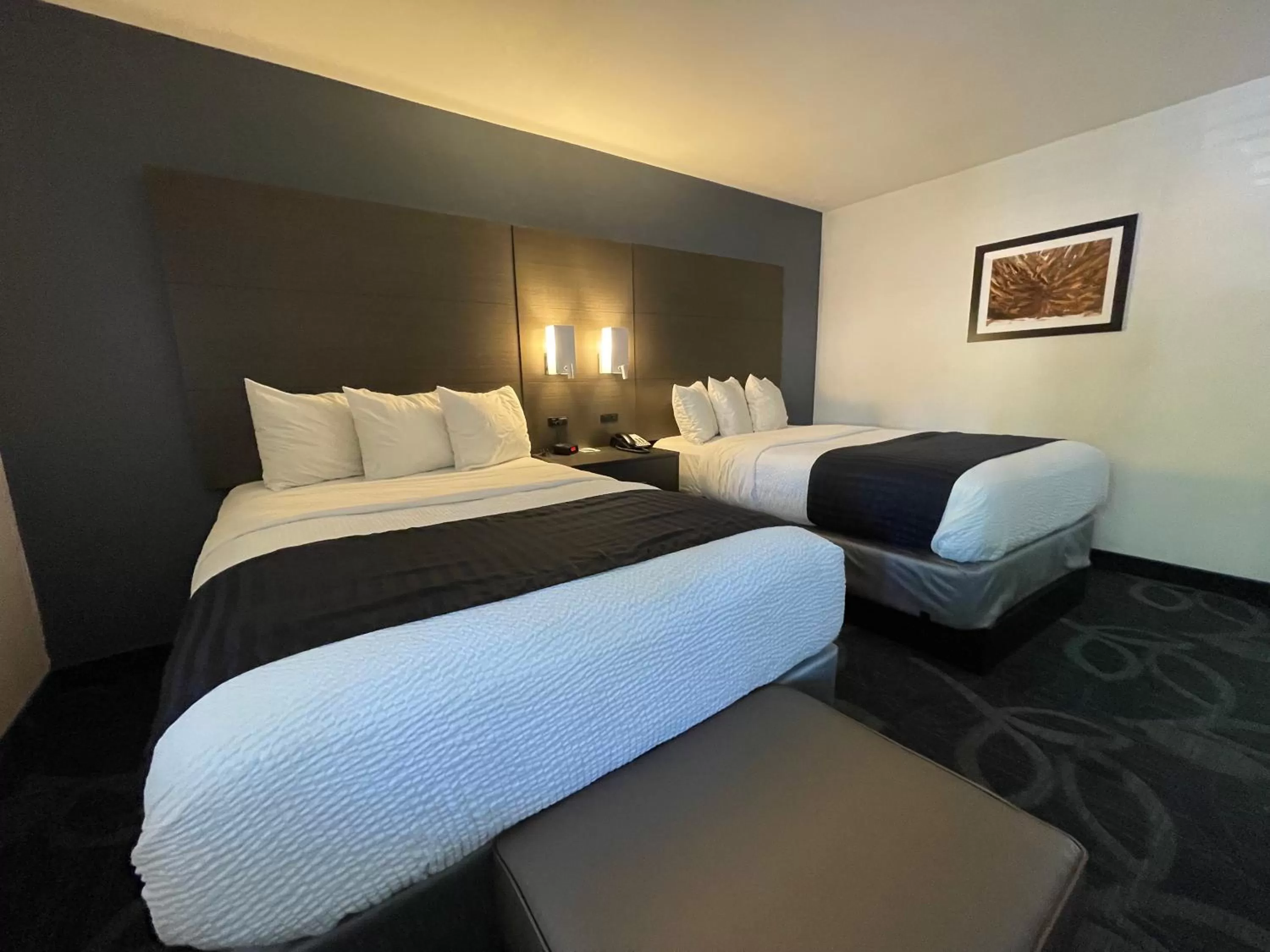 Bed in The Historic Brookdale Lodge, Santa Cruz Mountains