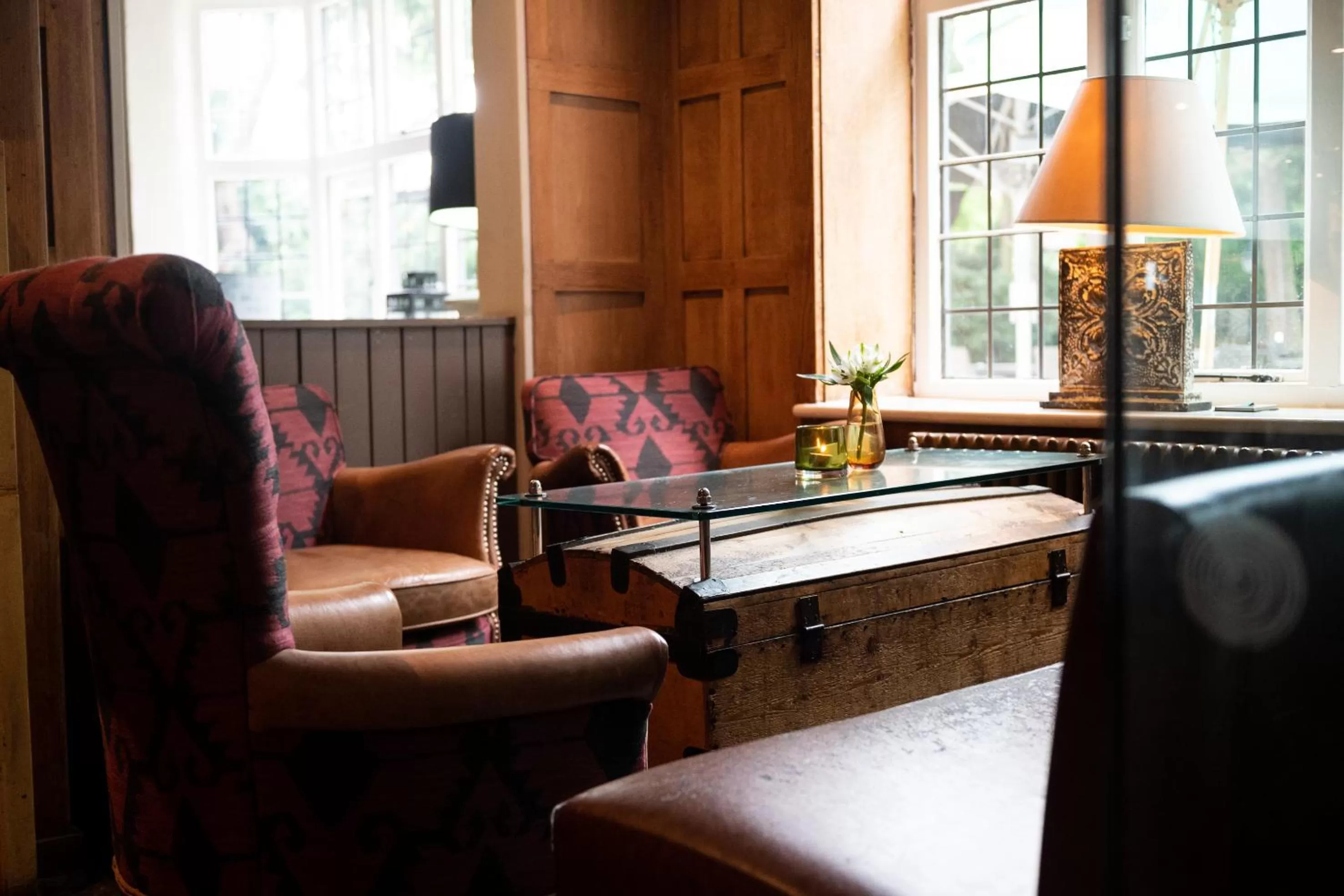 Restaurant/places to eat, Seating Area in The Oatlands Chaser by Innkeeper's Collection